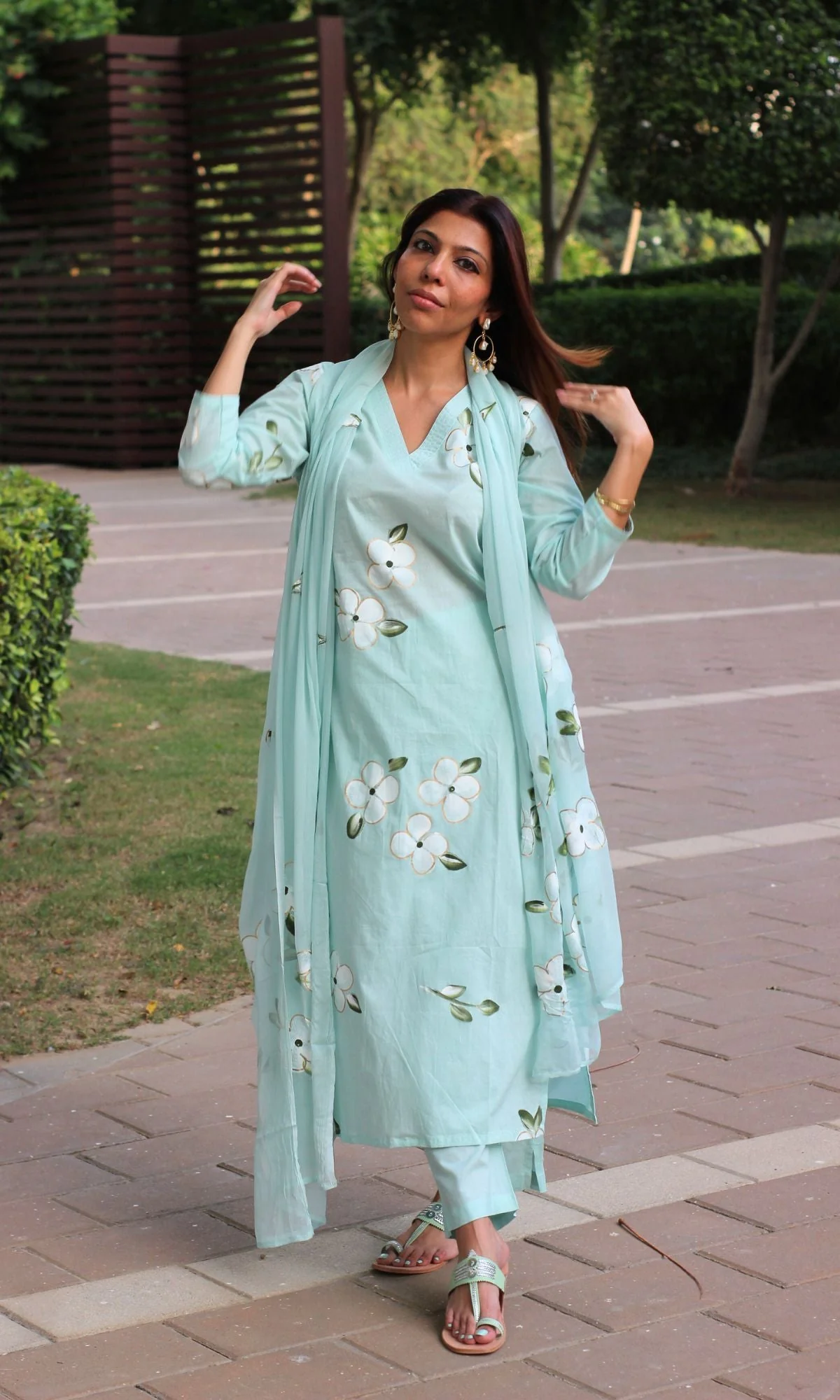 Cotton Aqua Handbrush Suit Set with Chiffon Handpainted Dupatta - Image 5