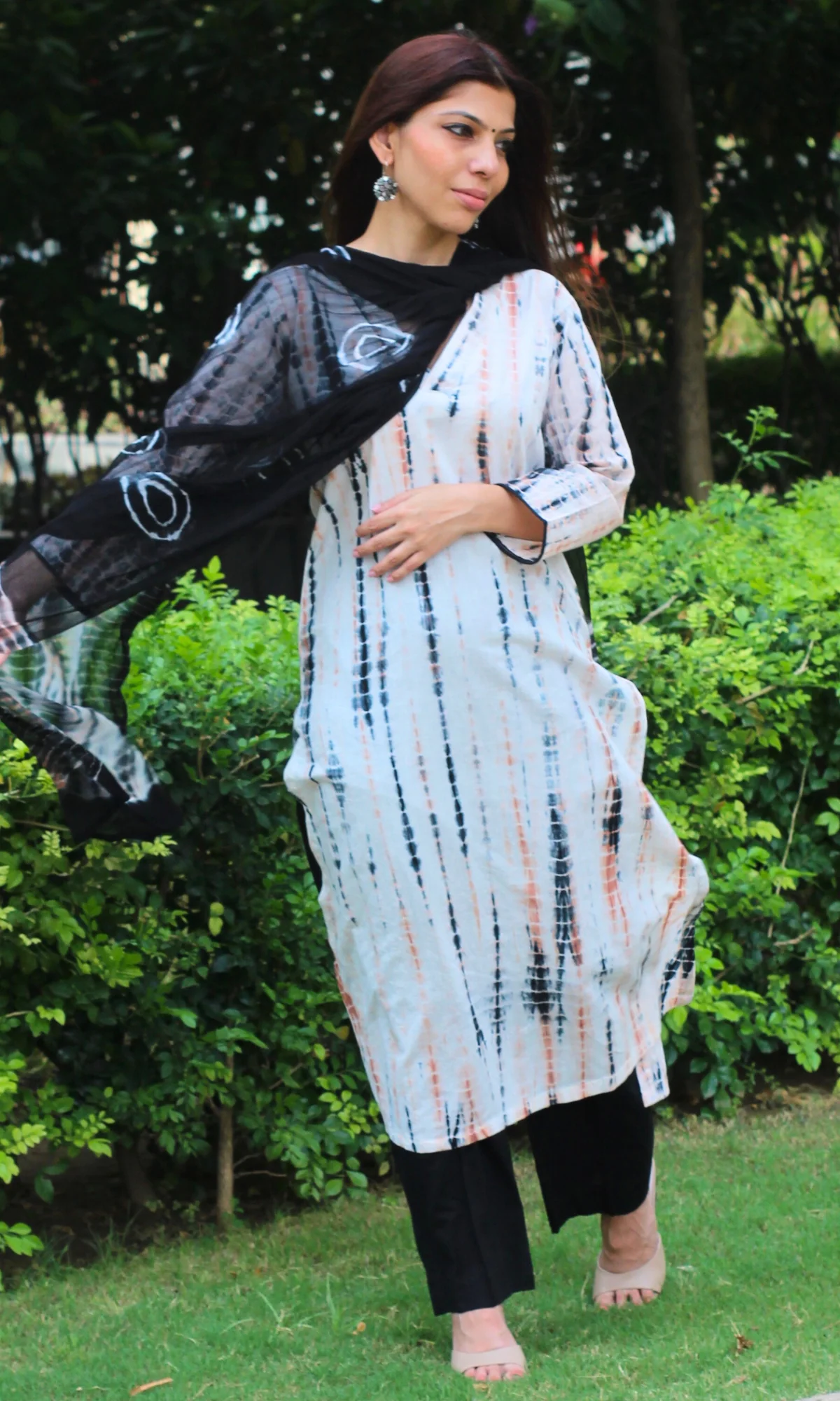 Cotton Black Tie and Dye Suit Set with Chiffon Dupatta - Image 4