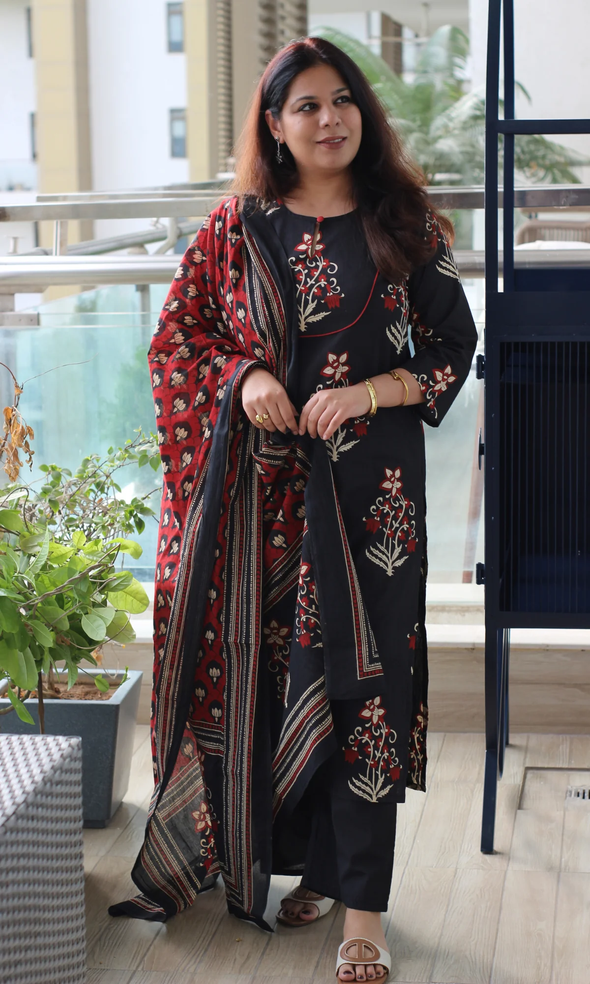 Cotton Black with Red Mughal Kurta, Block Printed Dupatta & Pants - Image 2