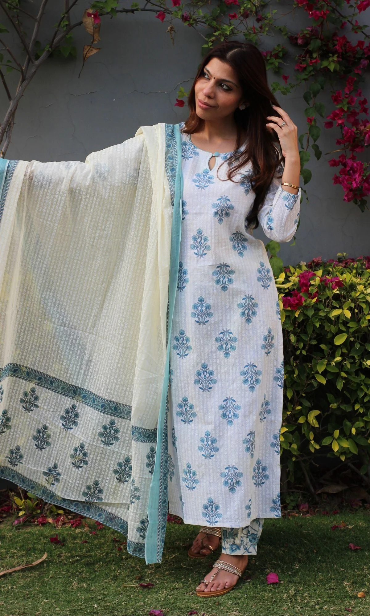 Cotton Textured Blue Mughal Print Suit Set with Printed Mul Dupatta - Image 3