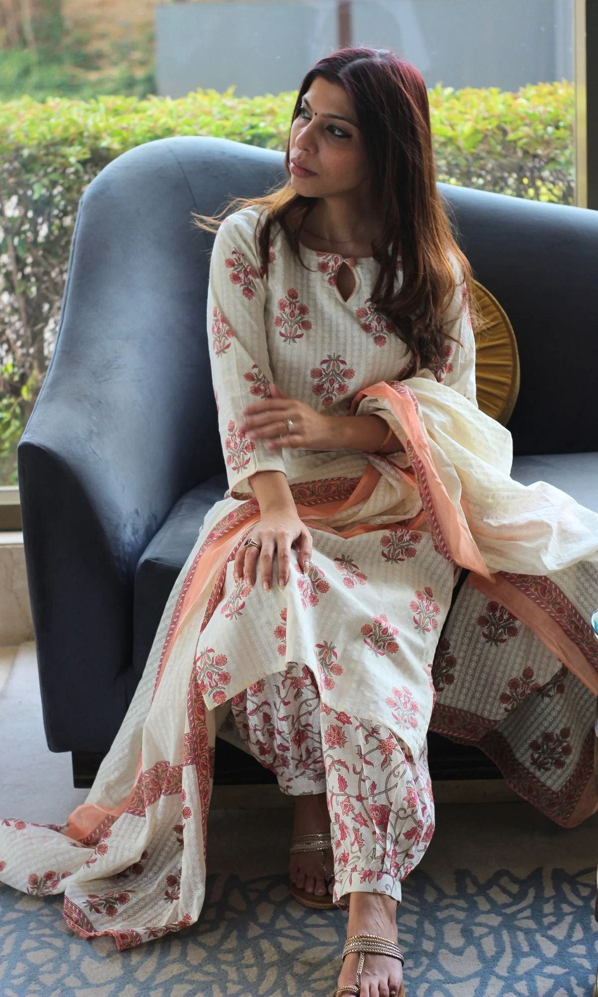 Cotton Textured Peach Mughal Print Suit Set with Printed Mul Dupatta - Image 5