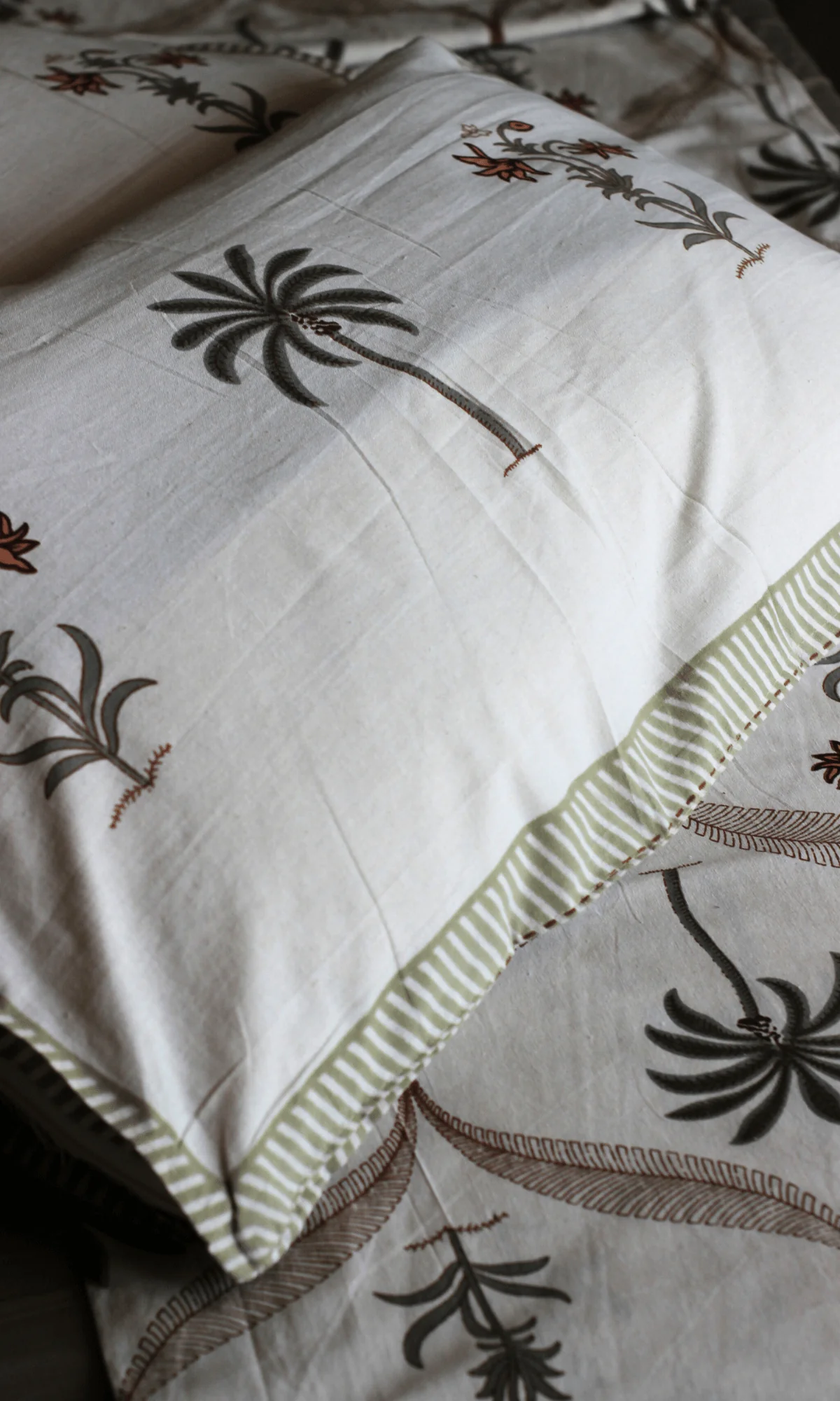 Cotton Block Printed Coastal Brown King Size Bedsheet with 2 Pillow Covers - Image 5