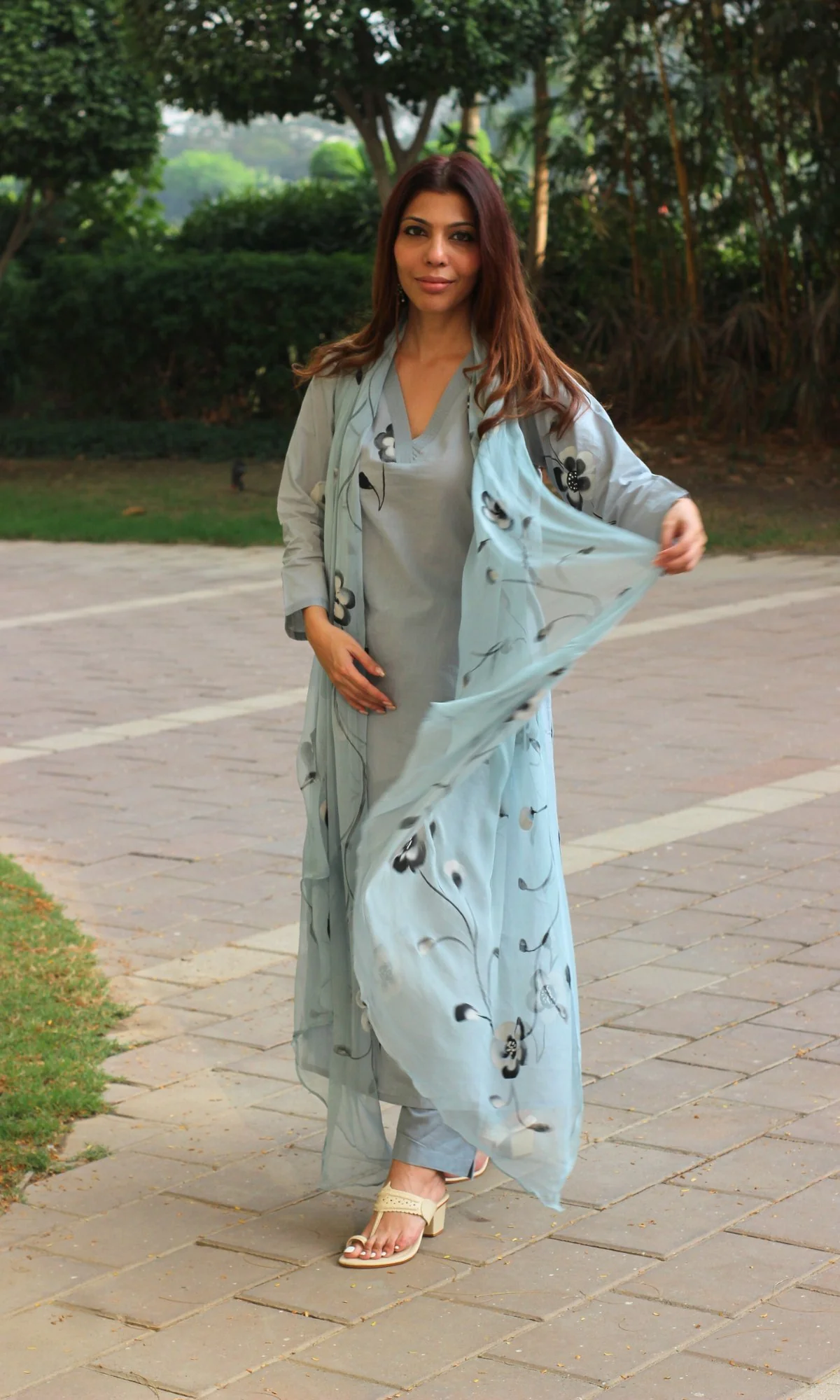 Cotton Cool Blue Handbrush Painted Straight Suit with Chiffon Handbrush Painted Dupatta - Image 4