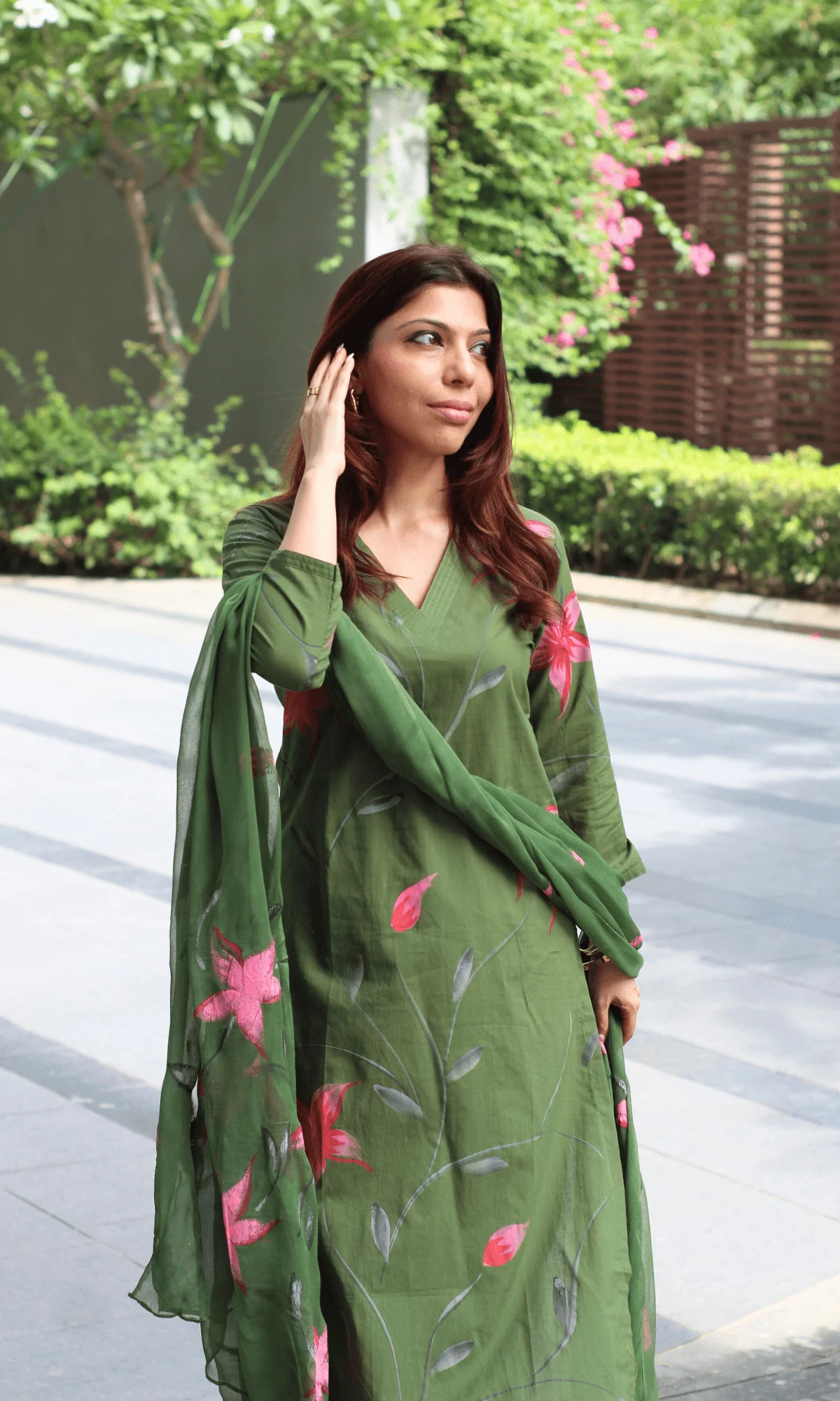 Cotton Forest Green & Pink Hand Brush Painted Suit with Chiffon Handpainted Dupatta - Image 4