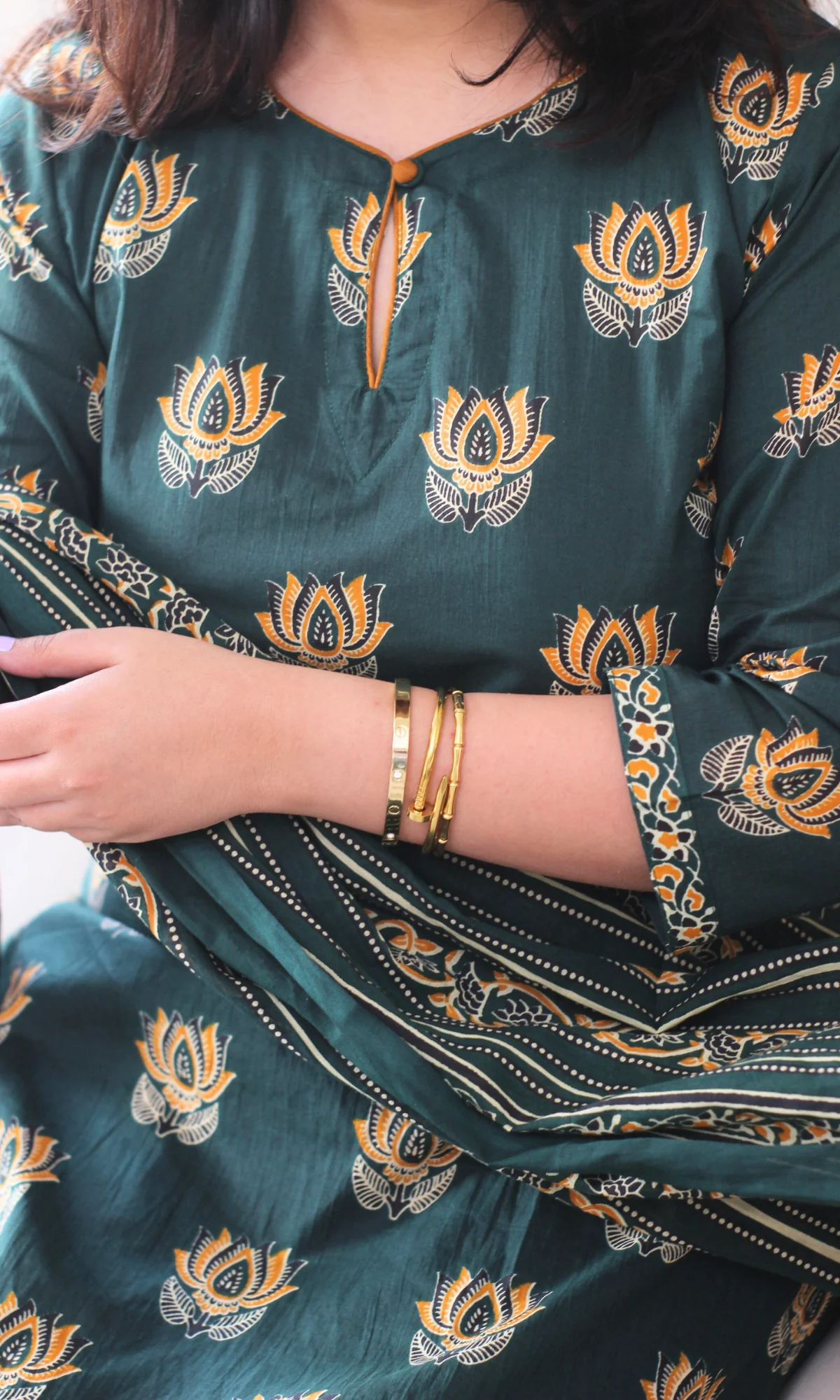 Cotton Green Lotus Mughal Kurta, Dupatta & Cotton Pants - Image 3