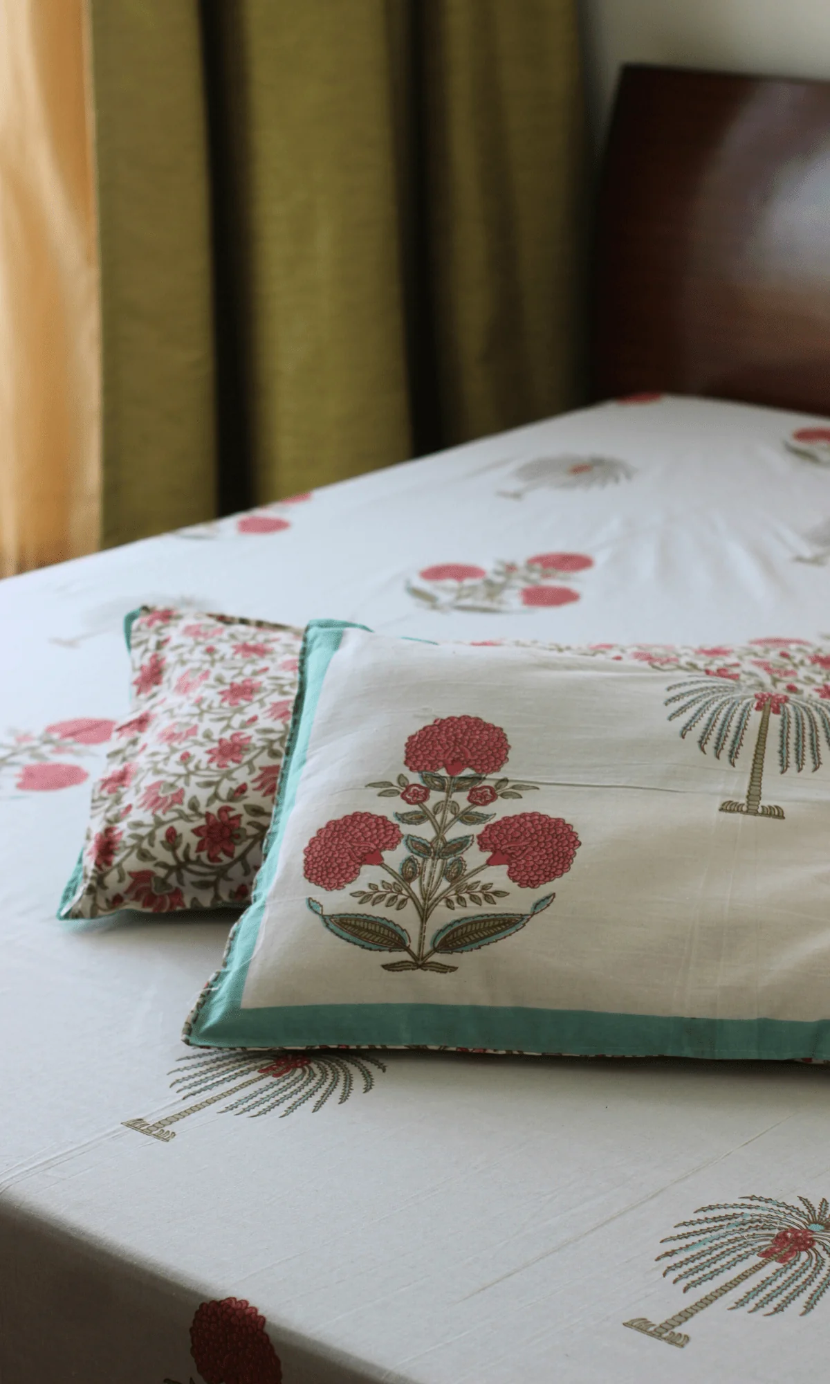 Cotton Gulaab Mughal Print King Size Bedsheet with 2 Pillow Covers - Image 2
