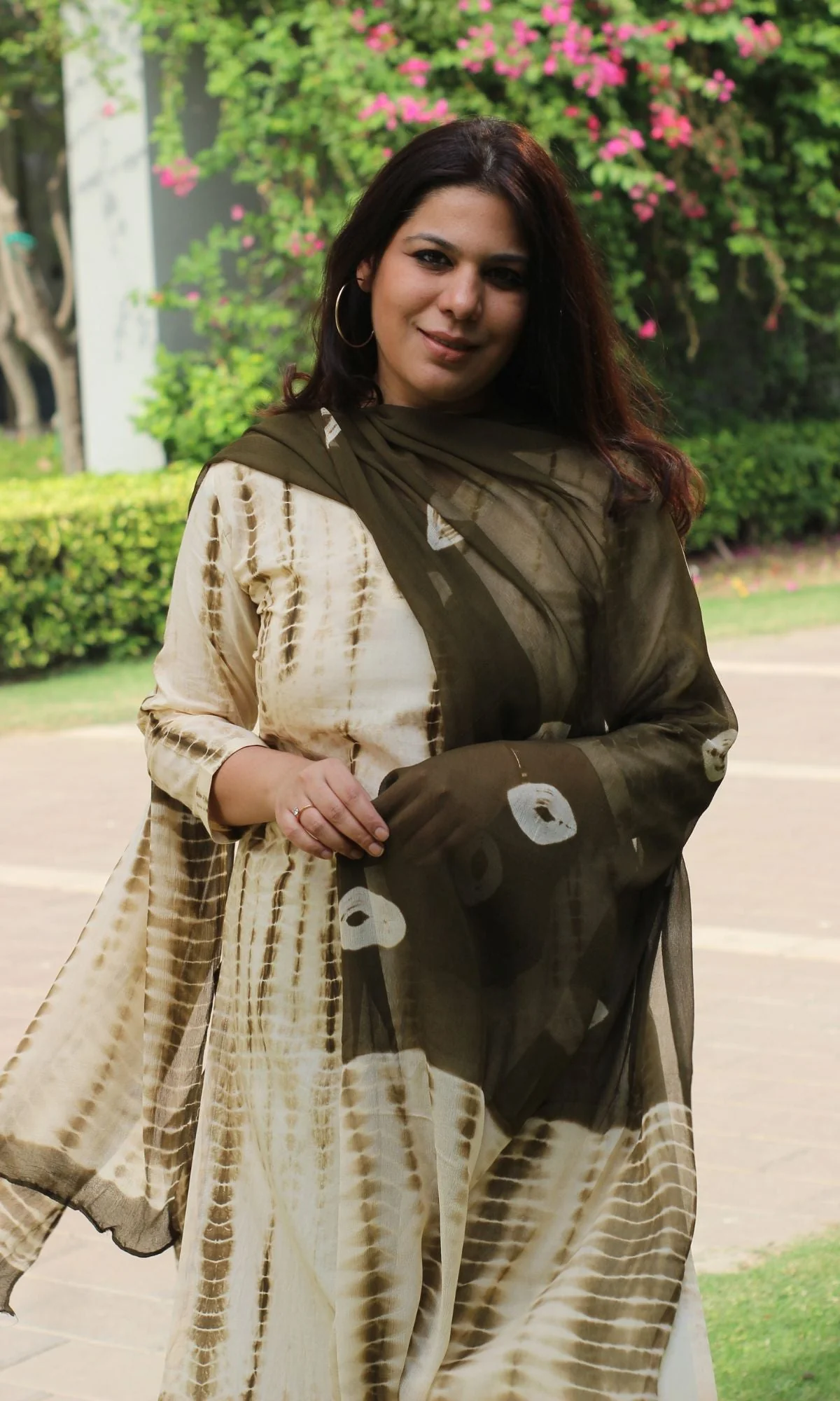 Cotton Handblock Beige Tie and Dye Suit set with Chiffon Dupatta - Image 3