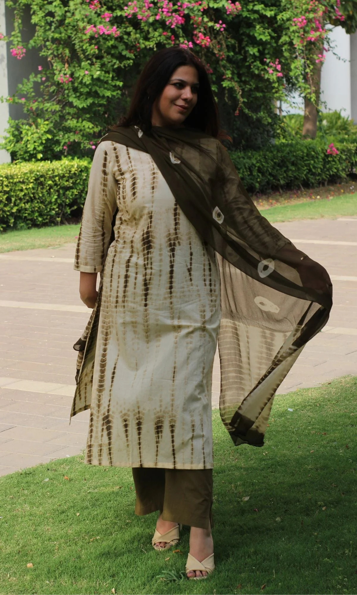Cotton Handblock Beige Tie and Dye Suit set with Chiffon Dupatta - Image 4