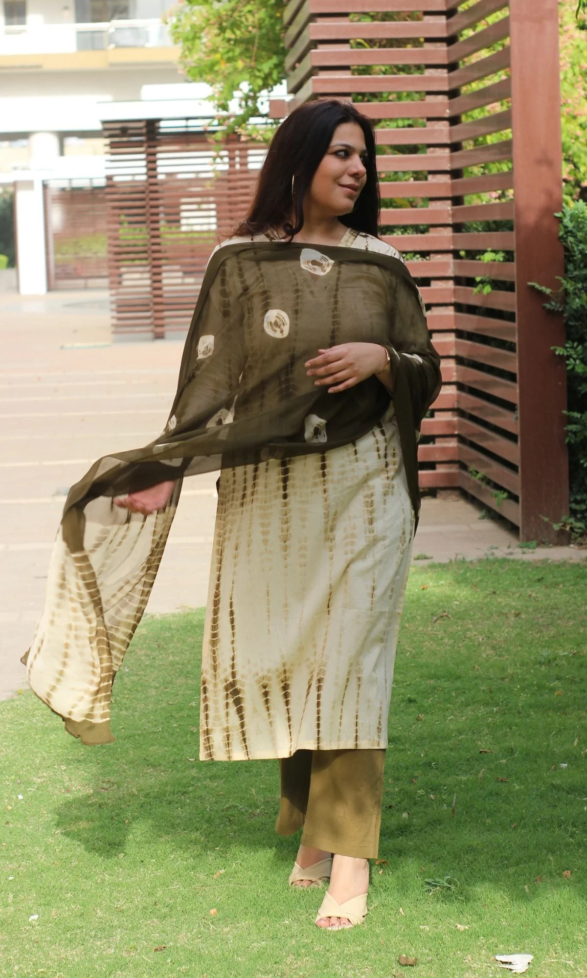 Cotton Handblock Beige Tie and Dye Suit set with Chiffon Dupatta - Image 5