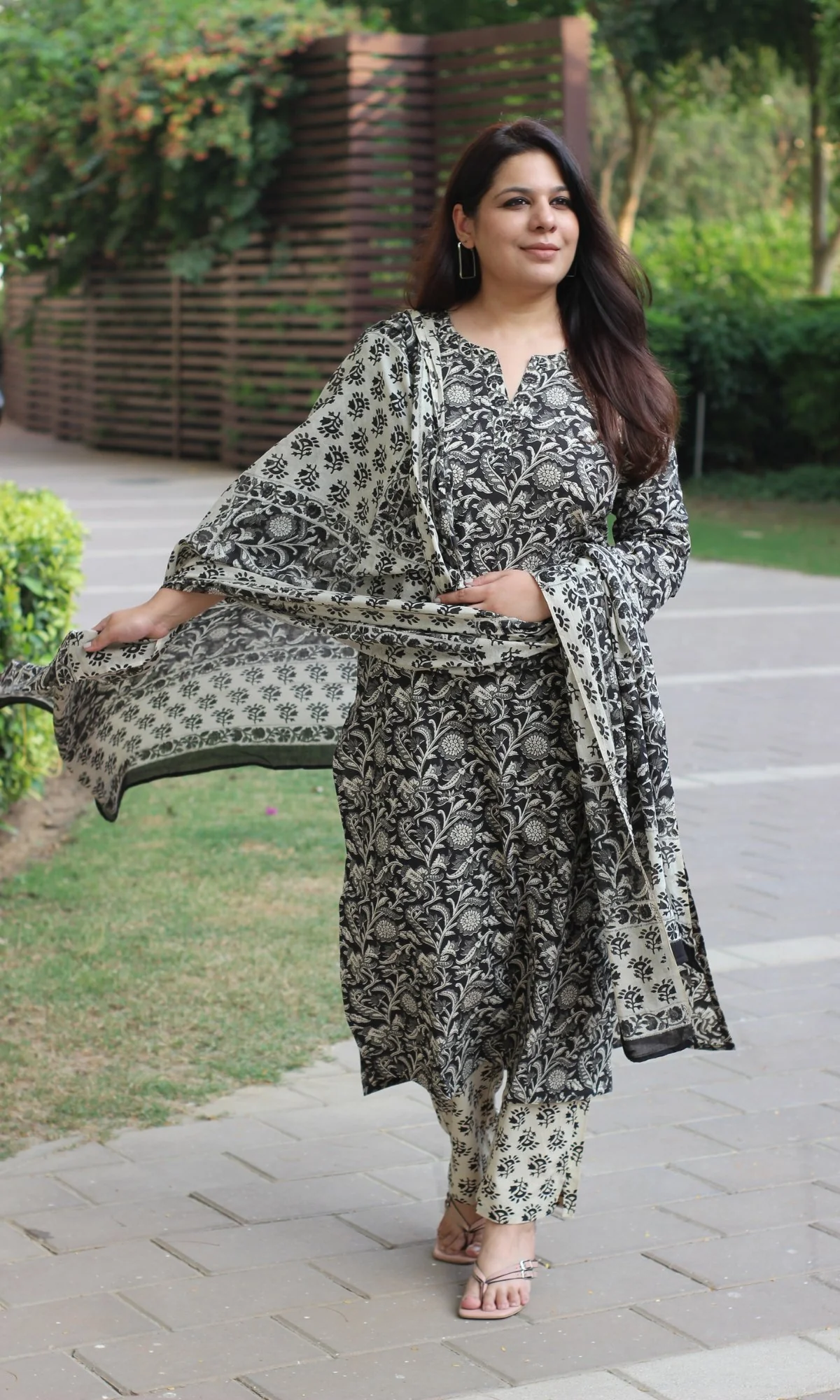 Cotton Handblock Black & Off White Kalamkari Print Suit with Mul Printed Dupatta - Image 5