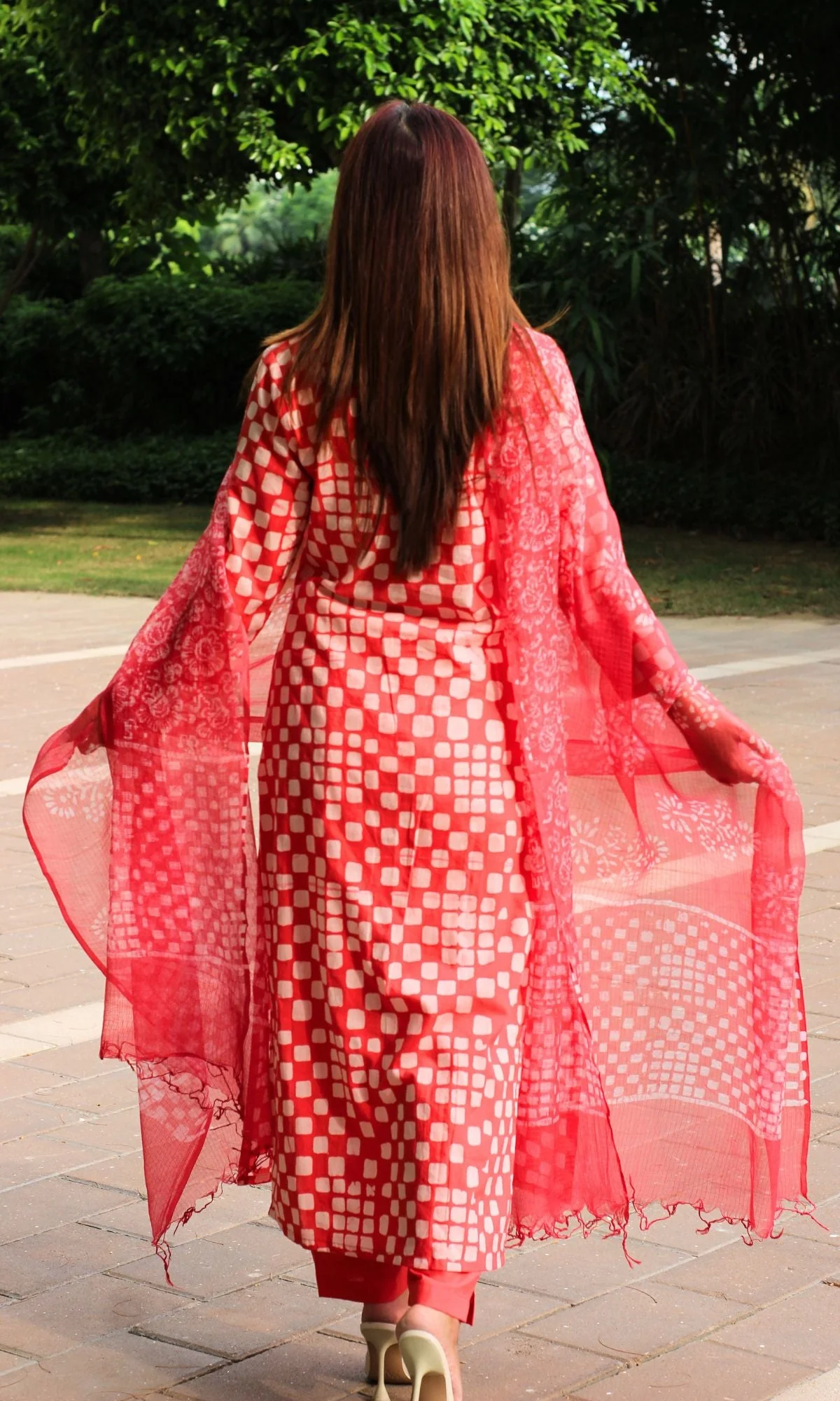 Cotton Handblock Carrot Suit Set with Kota Handblock Dupatta - Image 3