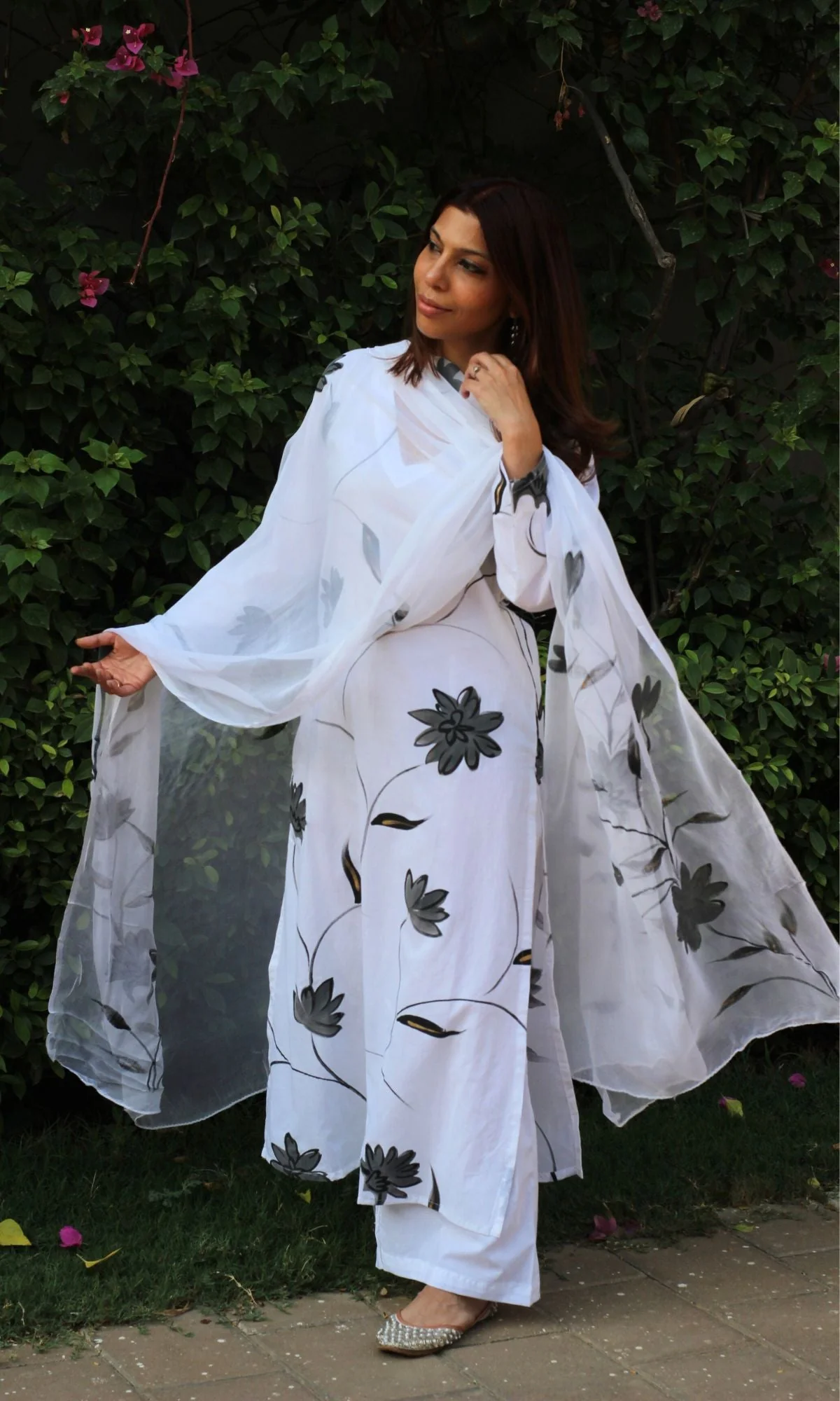 Cotton Handbrush Black Flower Suit Set with Chiffon Handbrush Dupatta - Image 5