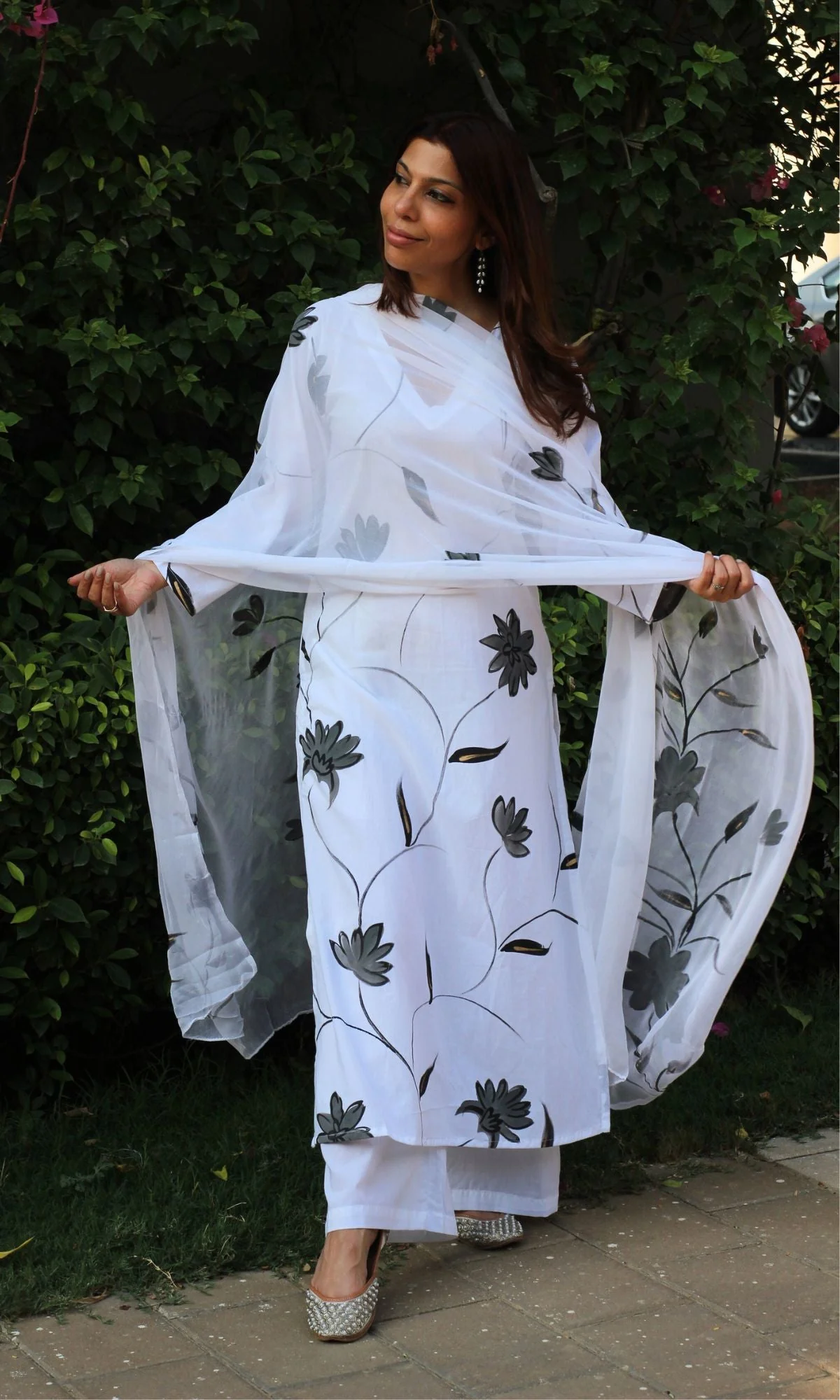 Cotton Handbrush Black Flower Suit Set with Chiffon Handbrush Dupatta - Image 6