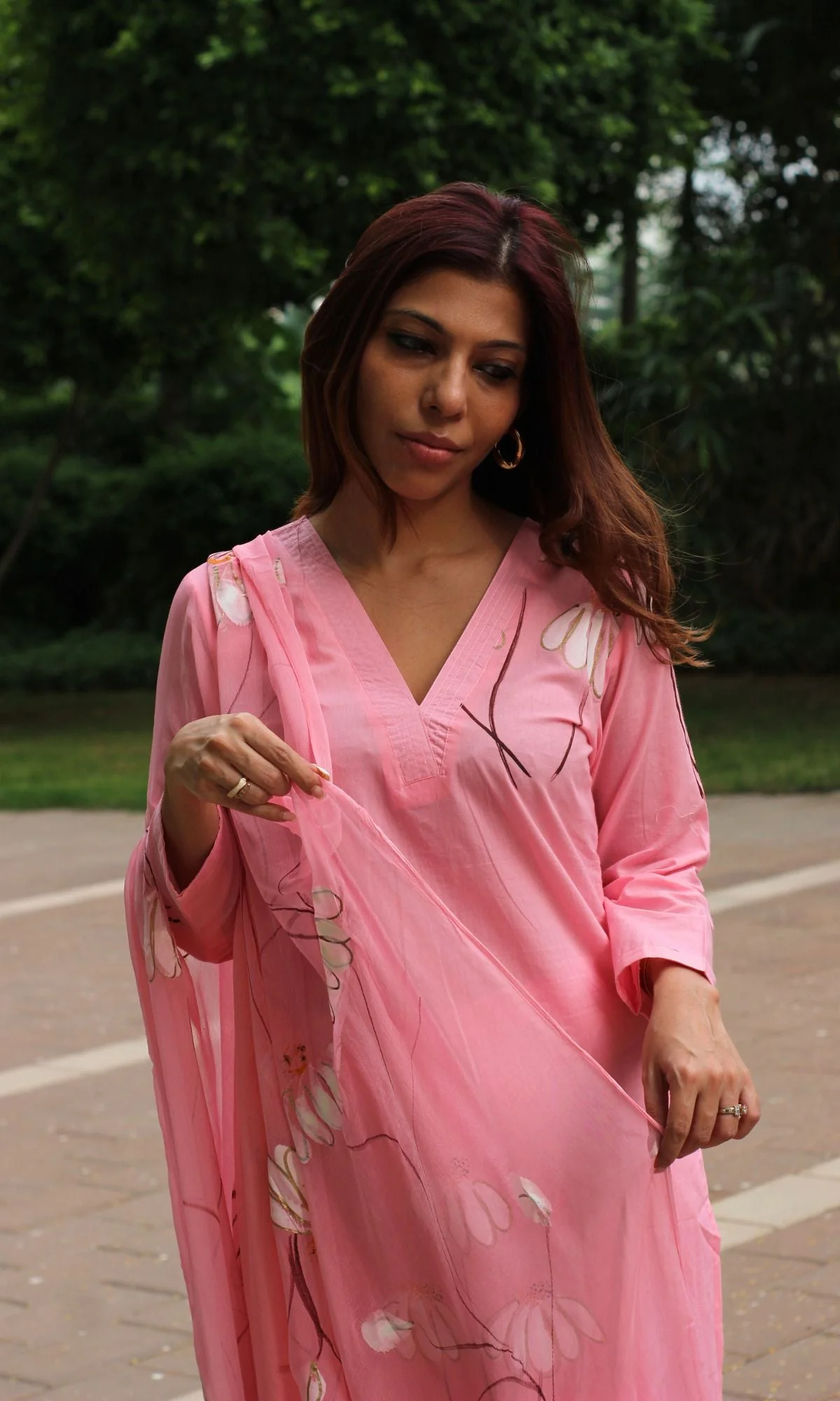 Cotton Handbrush Bright Pink Suit Set with Chiffon Handbrush Dupatta - Image 3