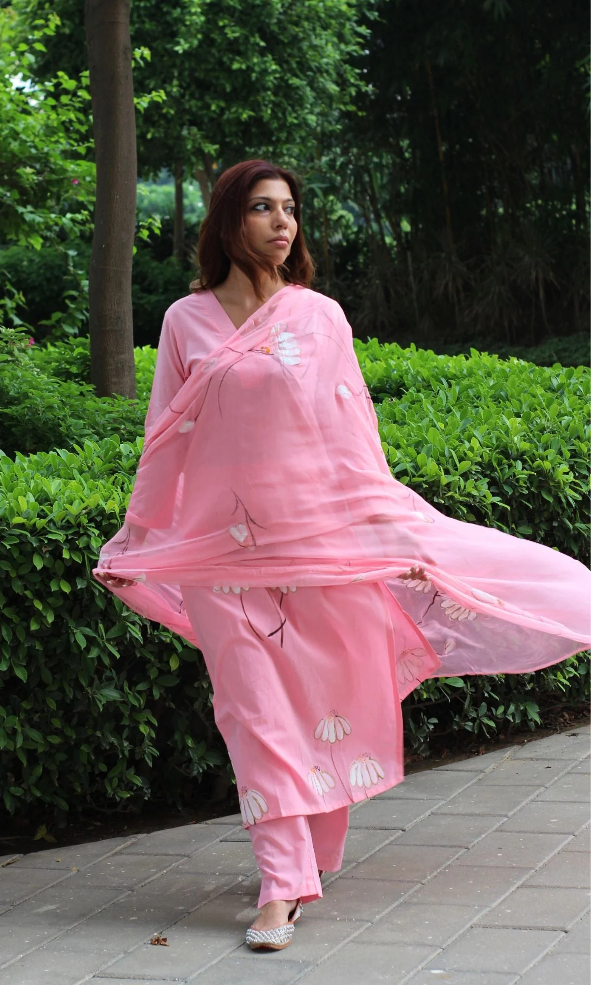 Cotton Handbrush Bright Pink Suit Set with Chiffon Handbrush Dupatta - Image 4