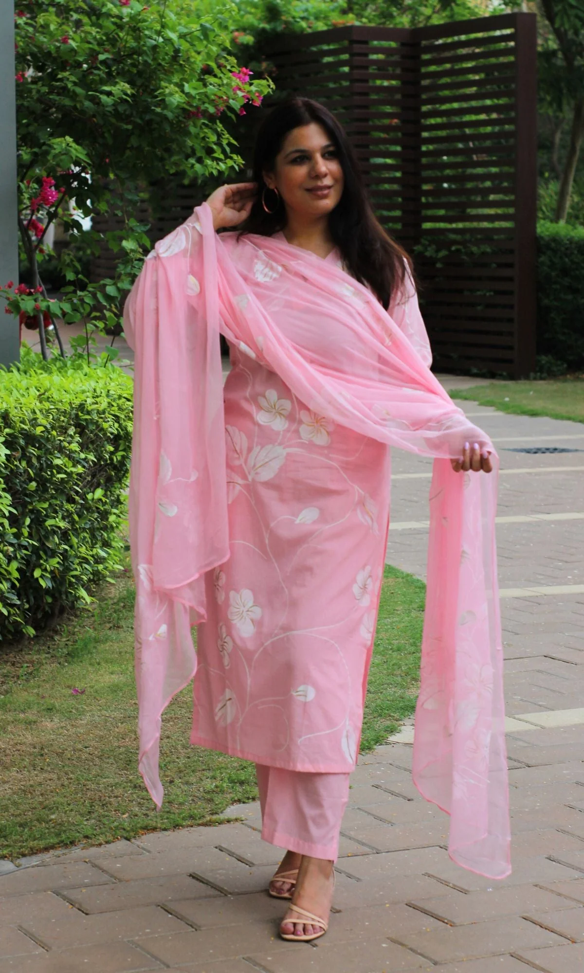 Cotton Handbrush Pink Suit Set with Chiffon Handbrush Dupatta - Image 3