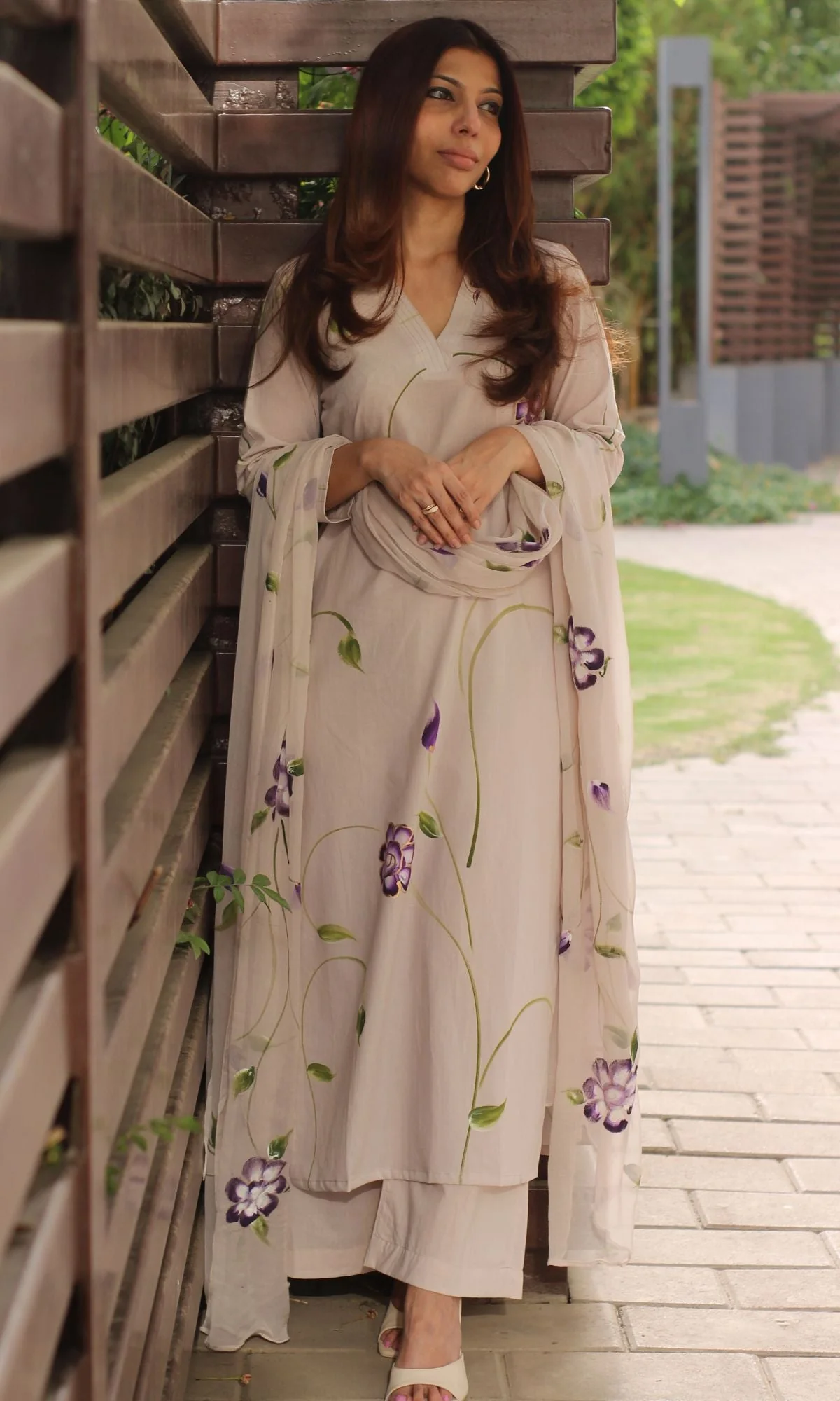 Cotton Handbrush Pale Lilac Suit Set with Handbrush Chiffon Dupatta - Image 6