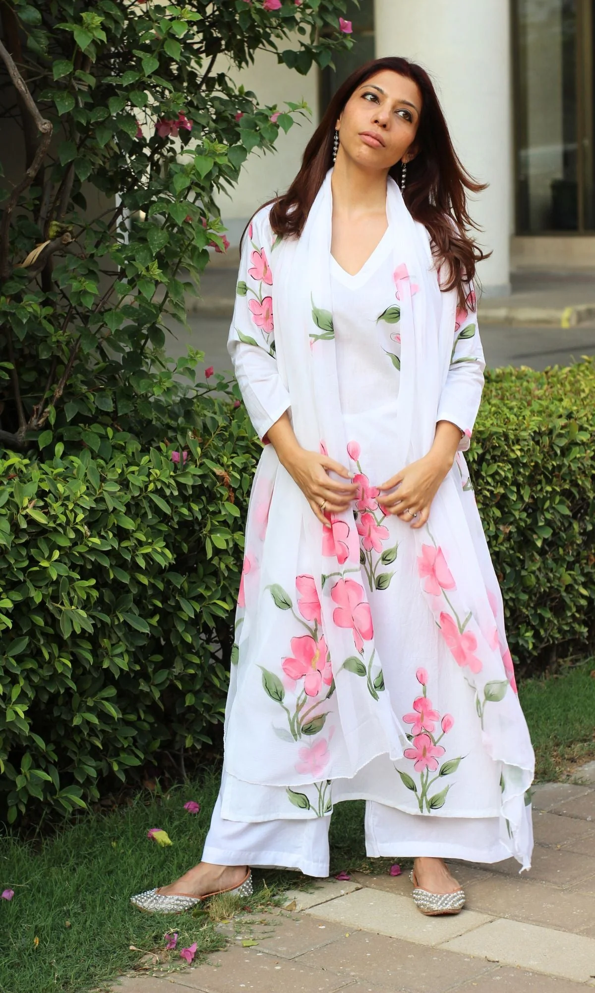 Cotton Handbrush White & Pink Suit Set with Chiffon Handbrush Dupatta - Image 4