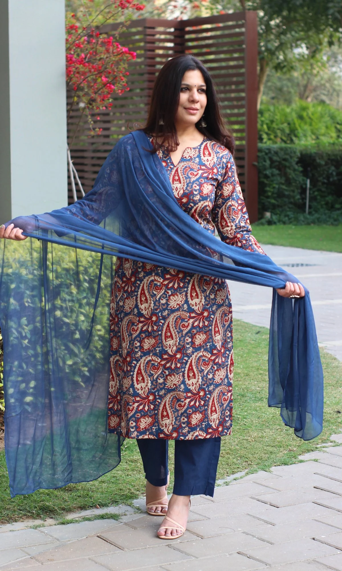 Cotton Kalamkari Print Royal Blue Suit Set with Chiffon Dupatta - Image 3