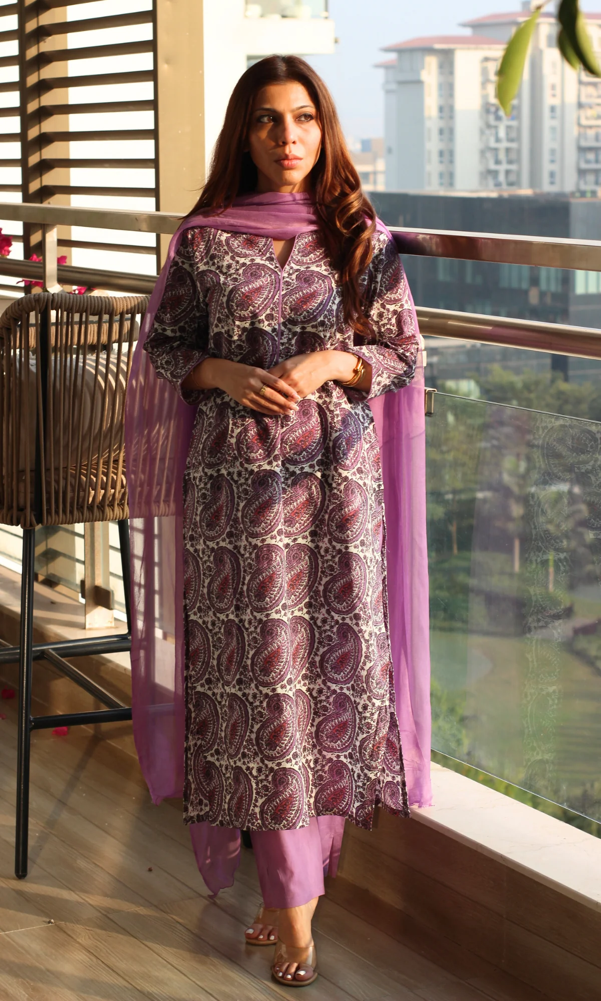 Cotton Lilac Paisley Printed Kurta, Cotton Pants & Chiffon Dupatta - Image 3