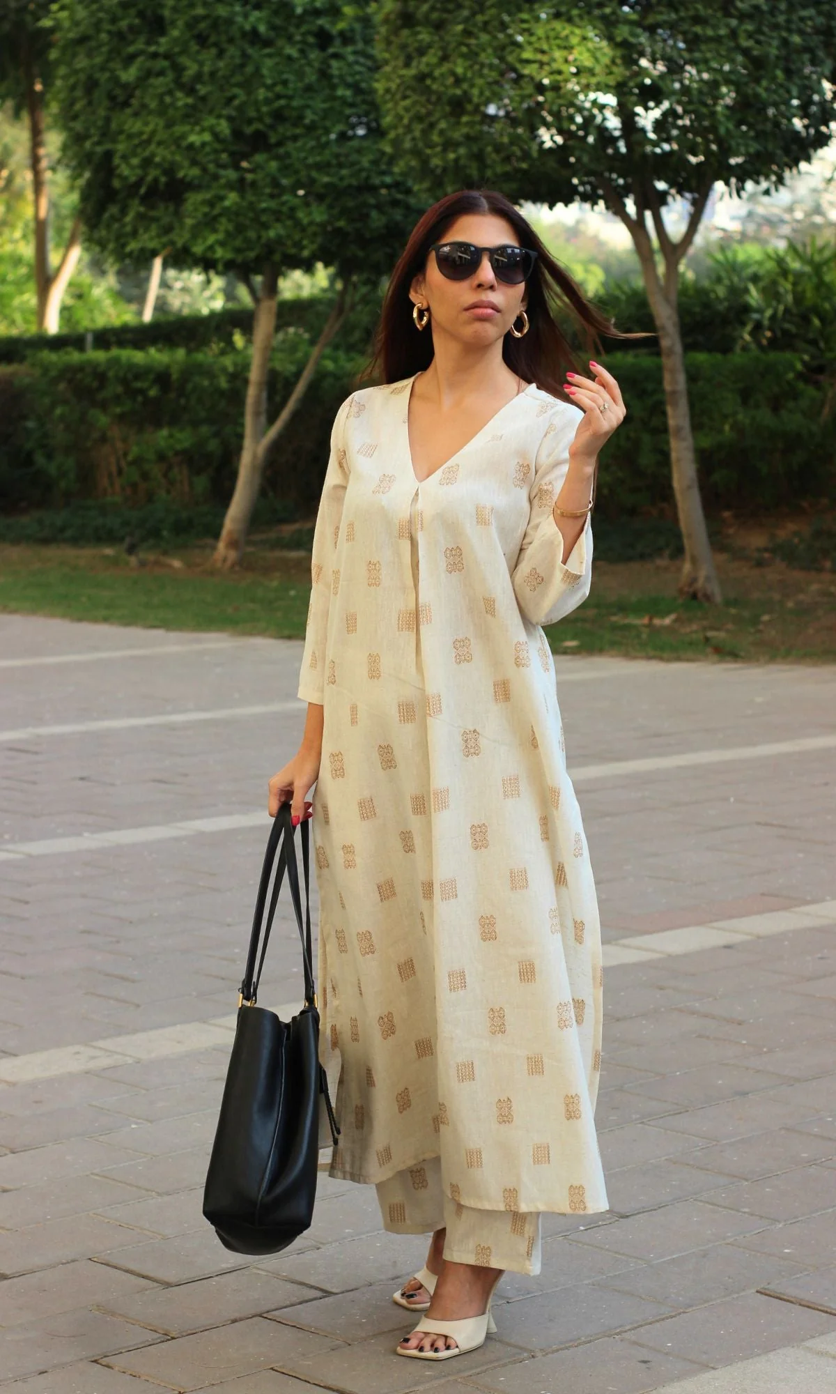 Cotton Linen Blend Beige & Brown Weaved Pleated Kurta & Pants - Image 4