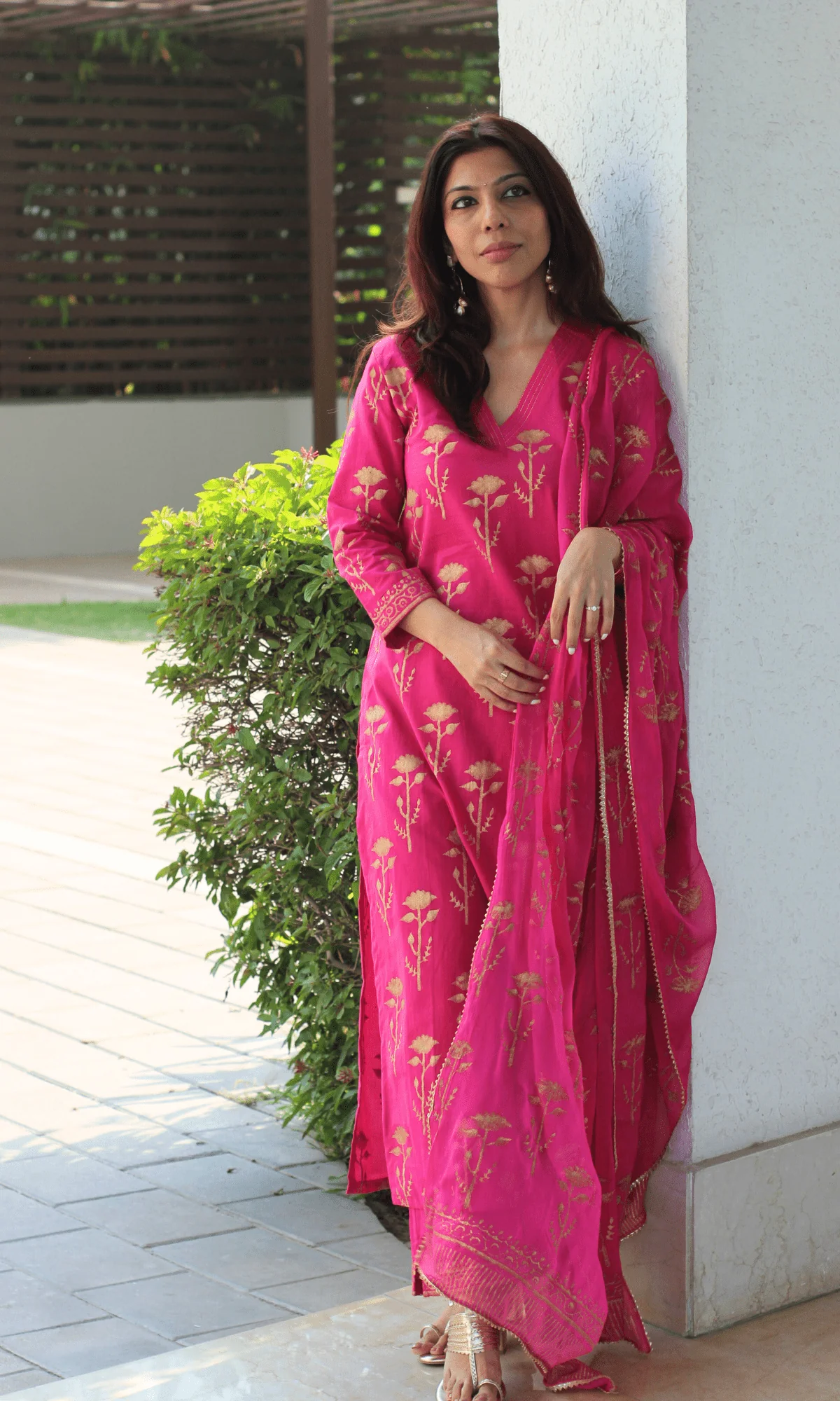 Cotton Magenta & Gold Rose Handblock Suit with Chiffon Gold Laced Dupatta - Image 3