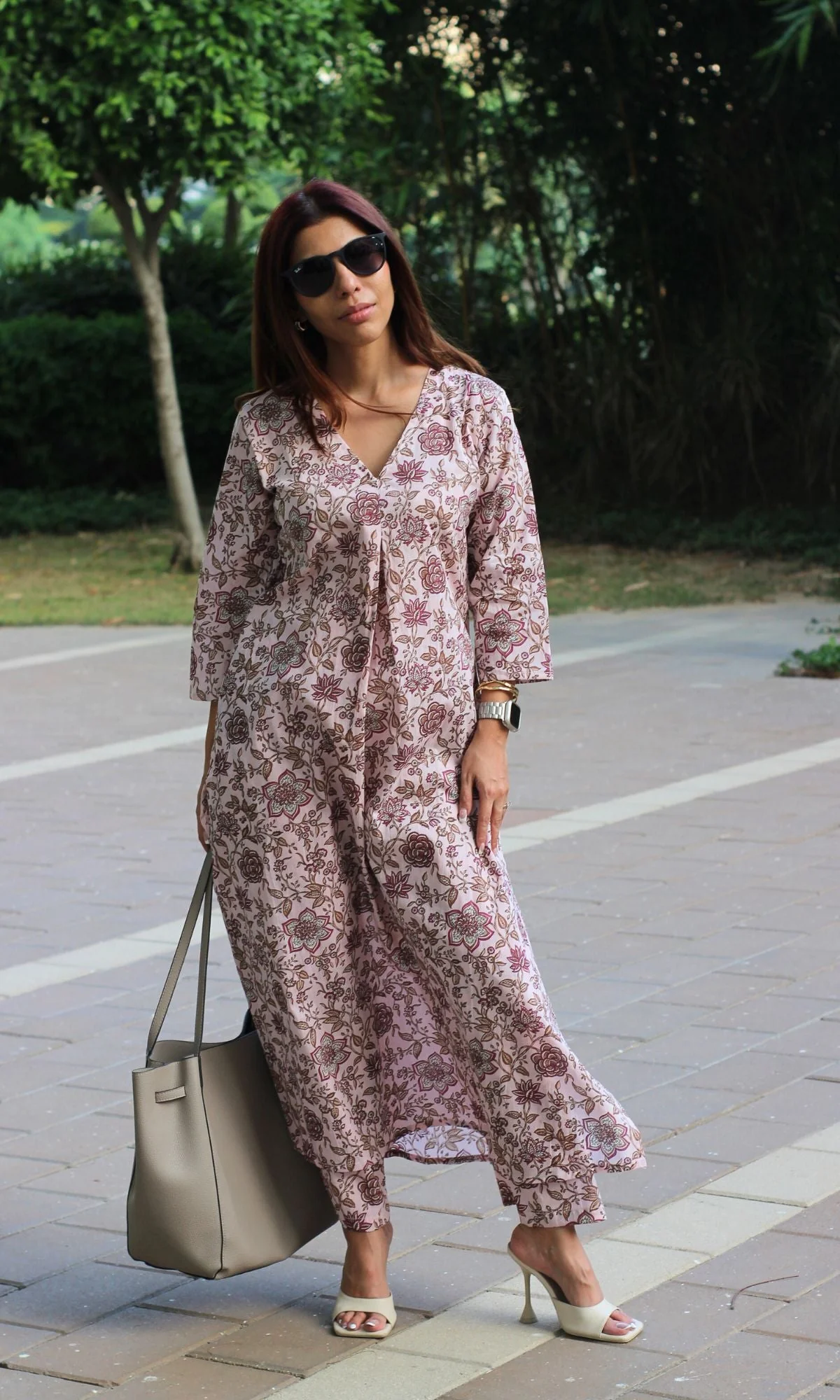 Cotton Pink Flower Print Pleated Kurta & Pants - Image 6
