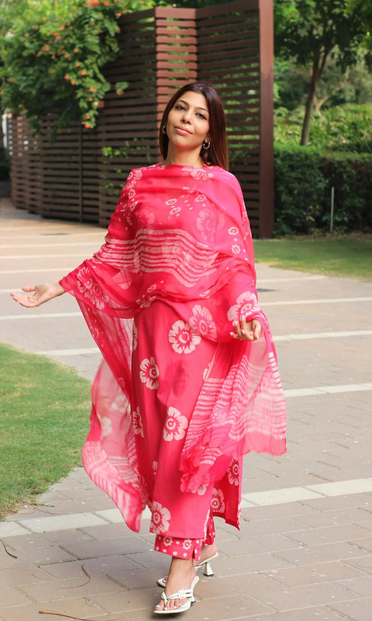 Cotton Hot Pink Print Suit Set with Chiffon Printed Dupatta - Image 5