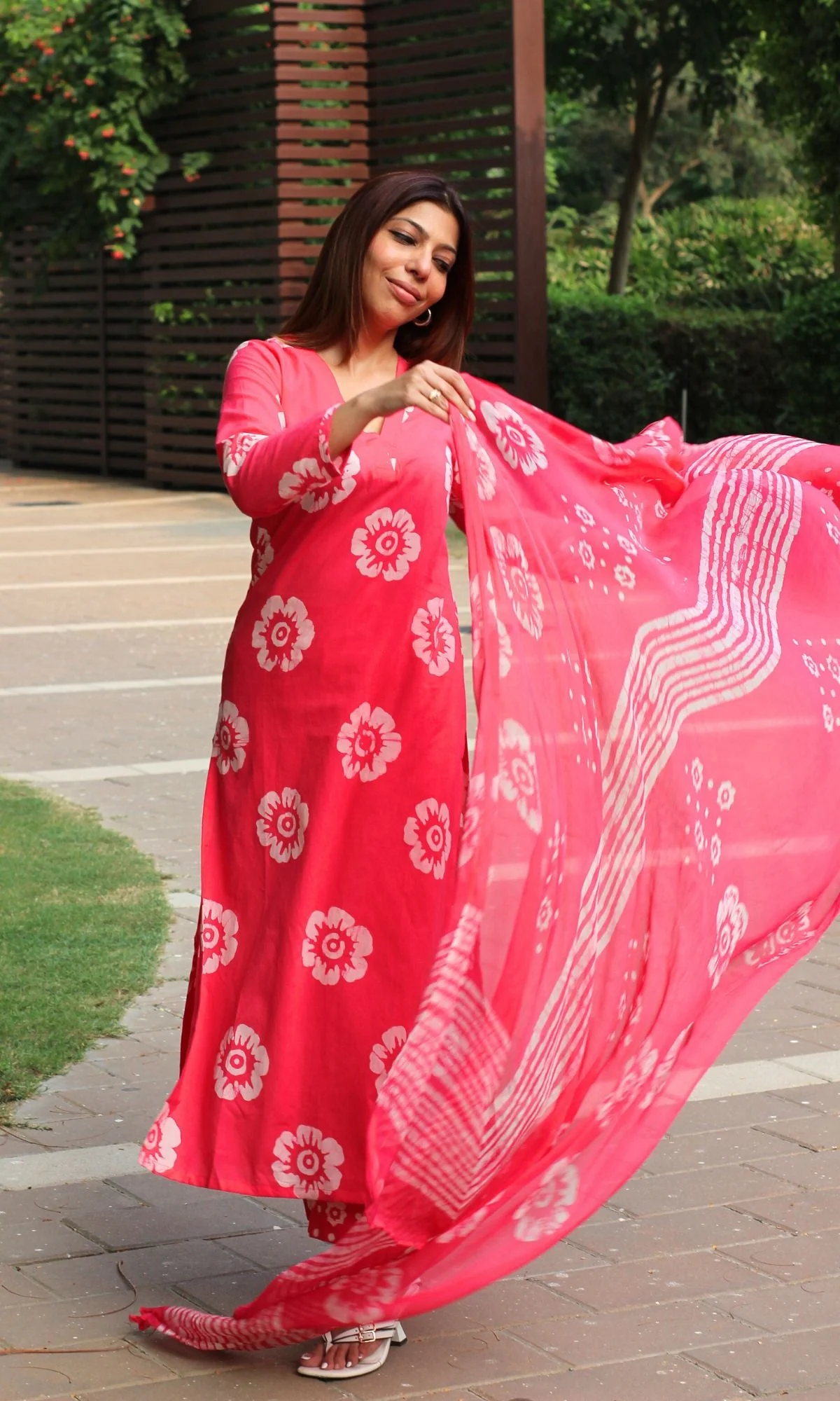 Cotton Hot Pink Print Suit Set with Chiffon Printed Dupatta - Image 6