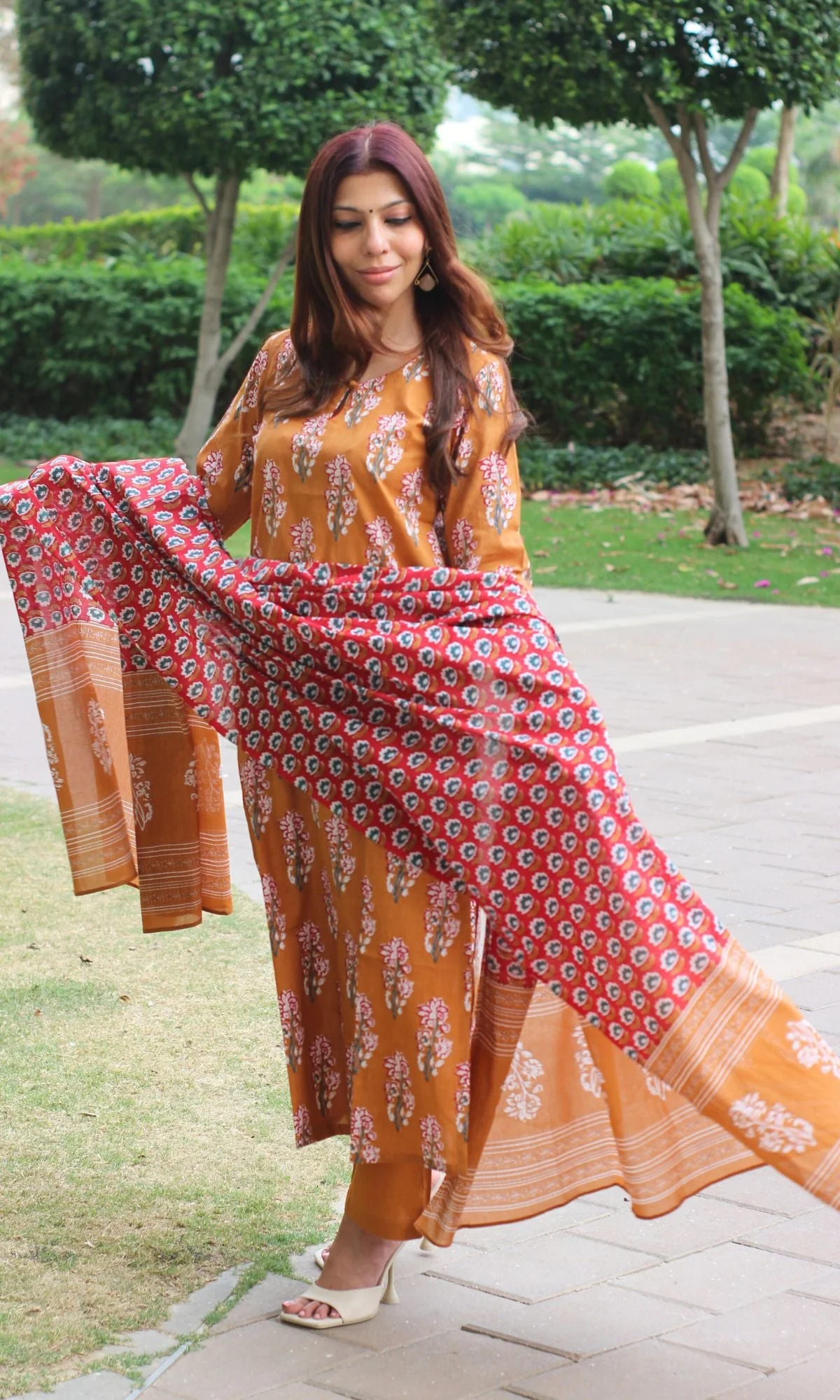 Cotton Sanganeri Copper Suit Set with Printed Dupatta - Image 5