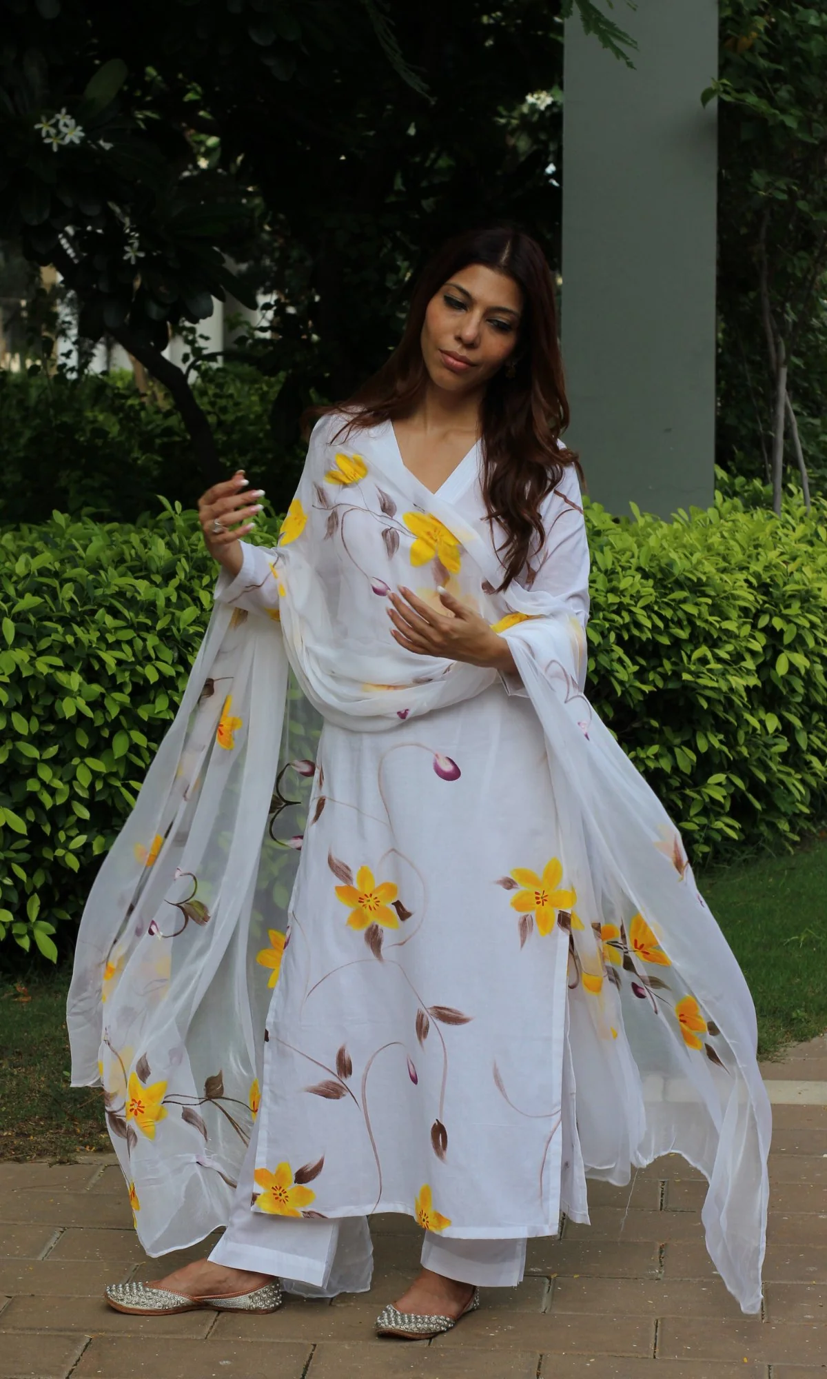 Cotton White & Yellow Handbrush Suit Set with Chiffon Dupatta - Image 5