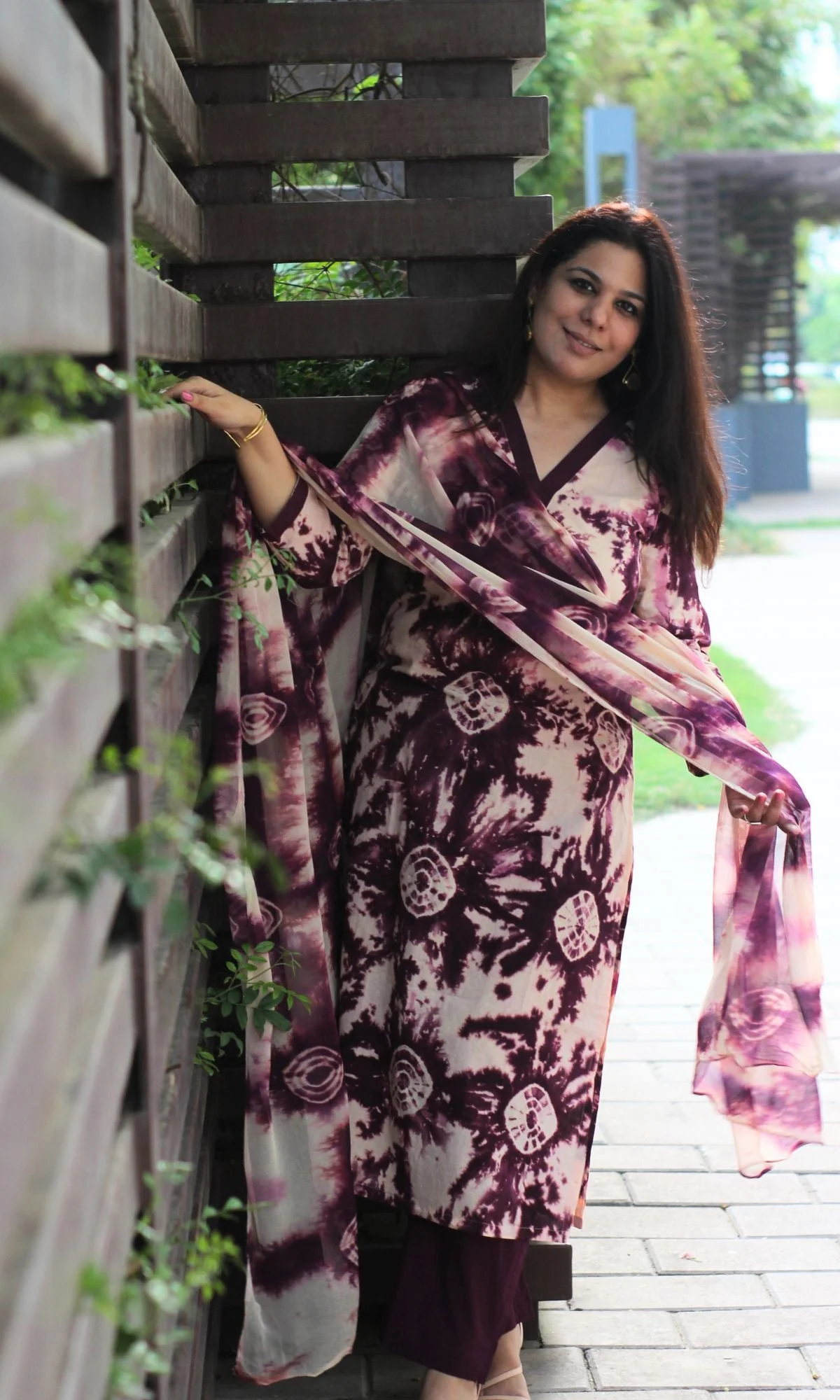 Cotton Wine Shibori Print Suit Set with Chiffon Shibori Dupatta
