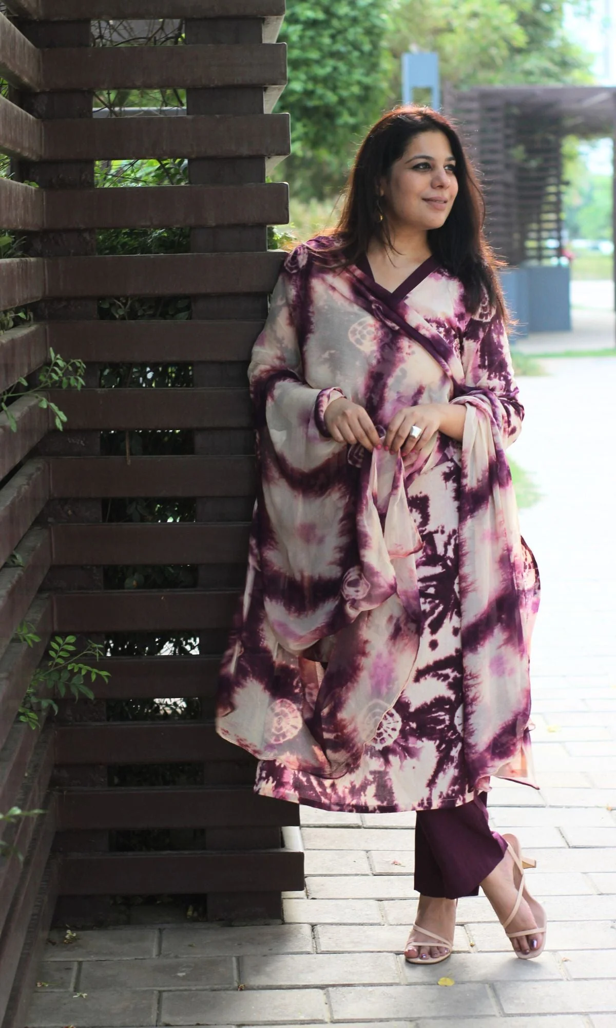 Cotton Wine Shibori Print Suit Set with Chiffon Shibori Dupatta - Image 3