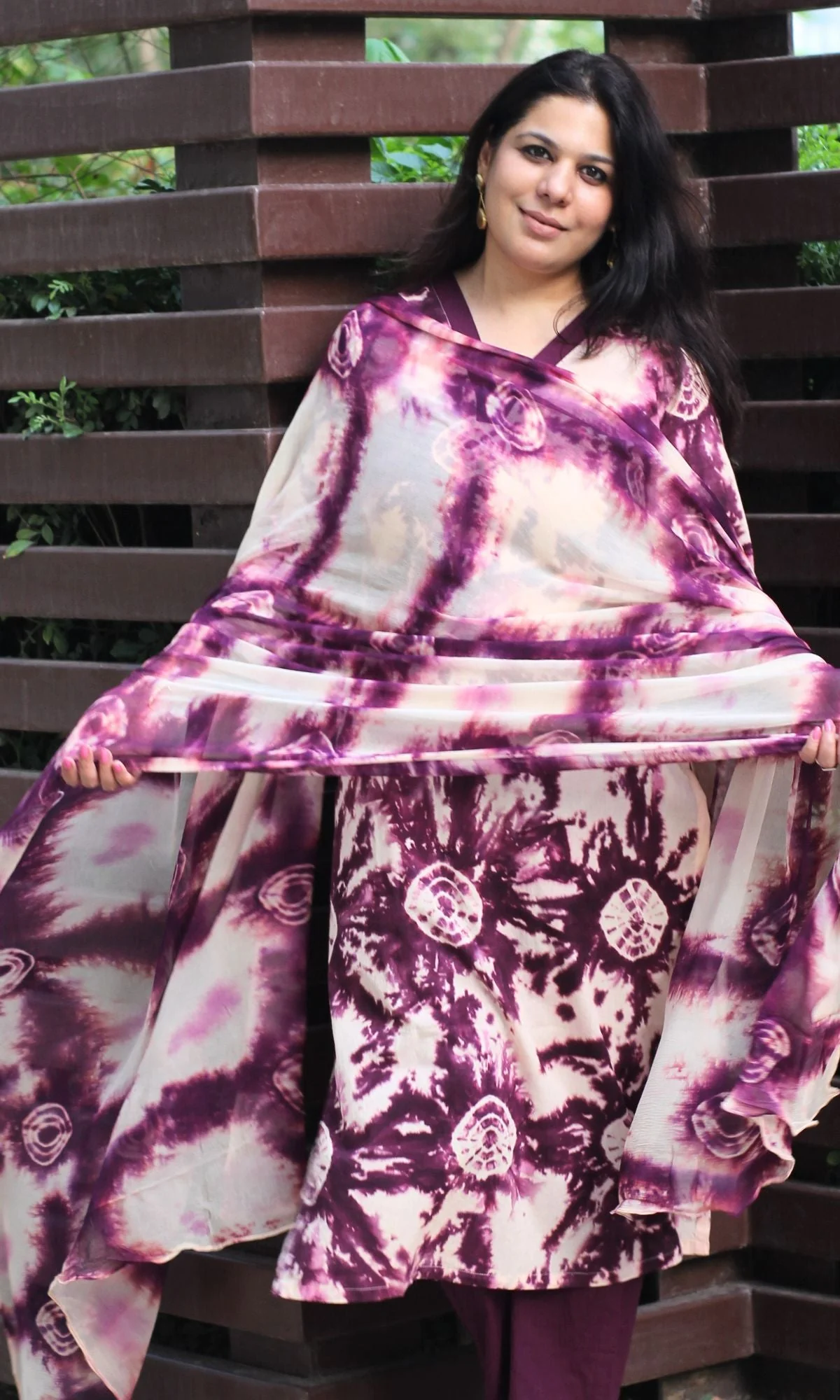 Cotton Wine Shibori Print Suit Set with Chiffon Shibori Dupatta - Image 4