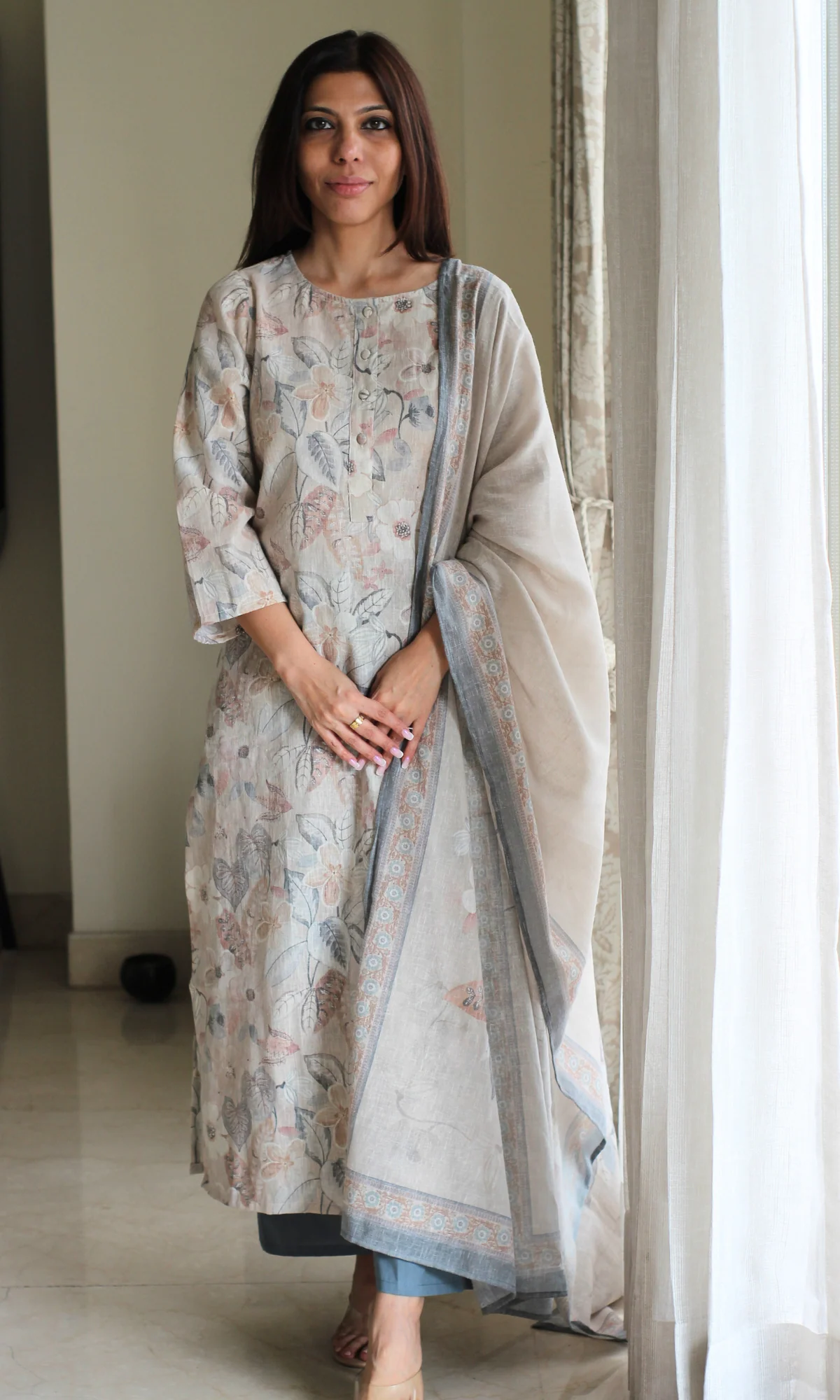 Duchessé Beige Linen Blend Printed Kurta , Dupatta & Cotton Bottoms - Image 5