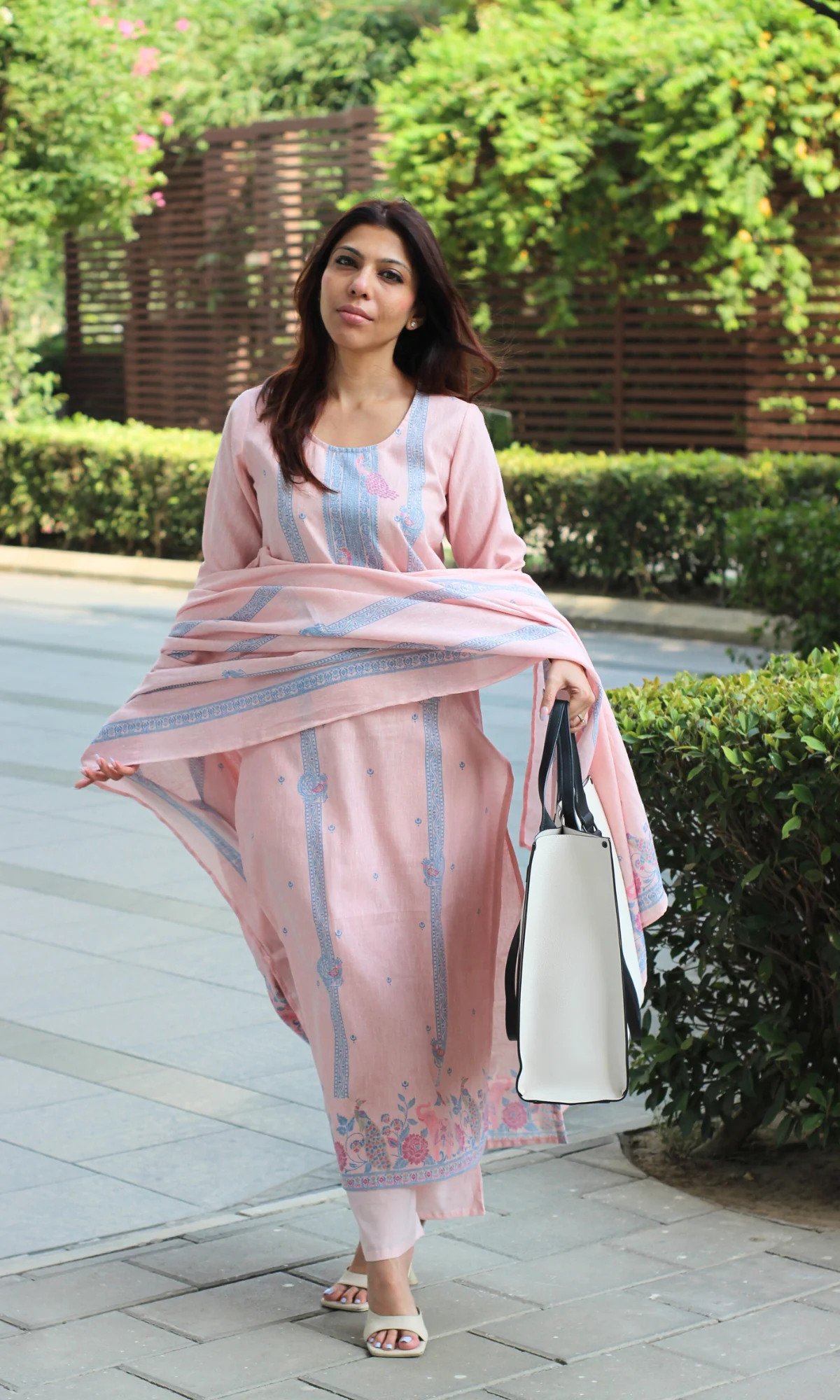 Linen Blend Blush Woven Kurta , Dupatta & Cotton Pants - Image 3