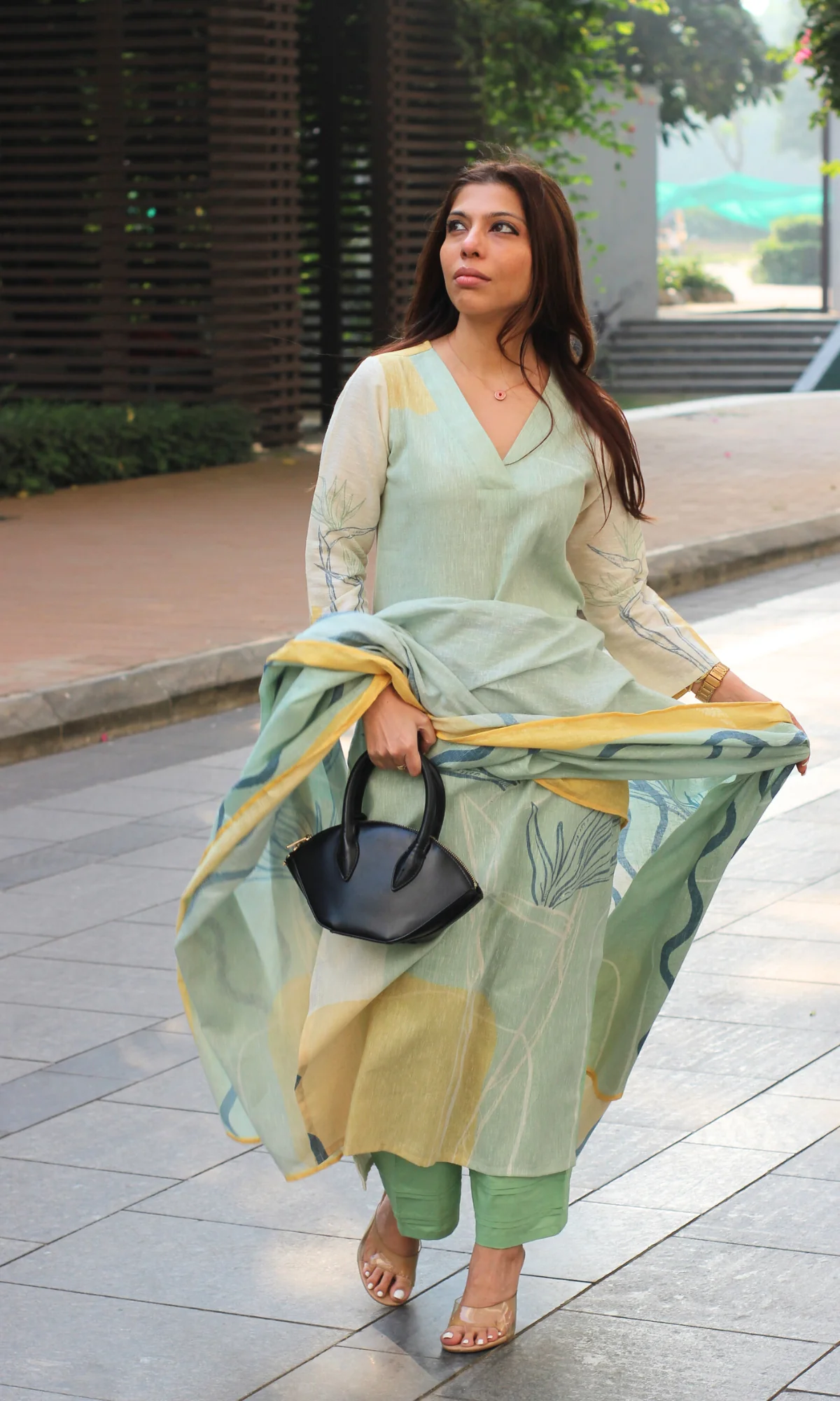 Linen Blend Green Dune Printed Kurta, Dupatta & Cotton Pants - Image 3