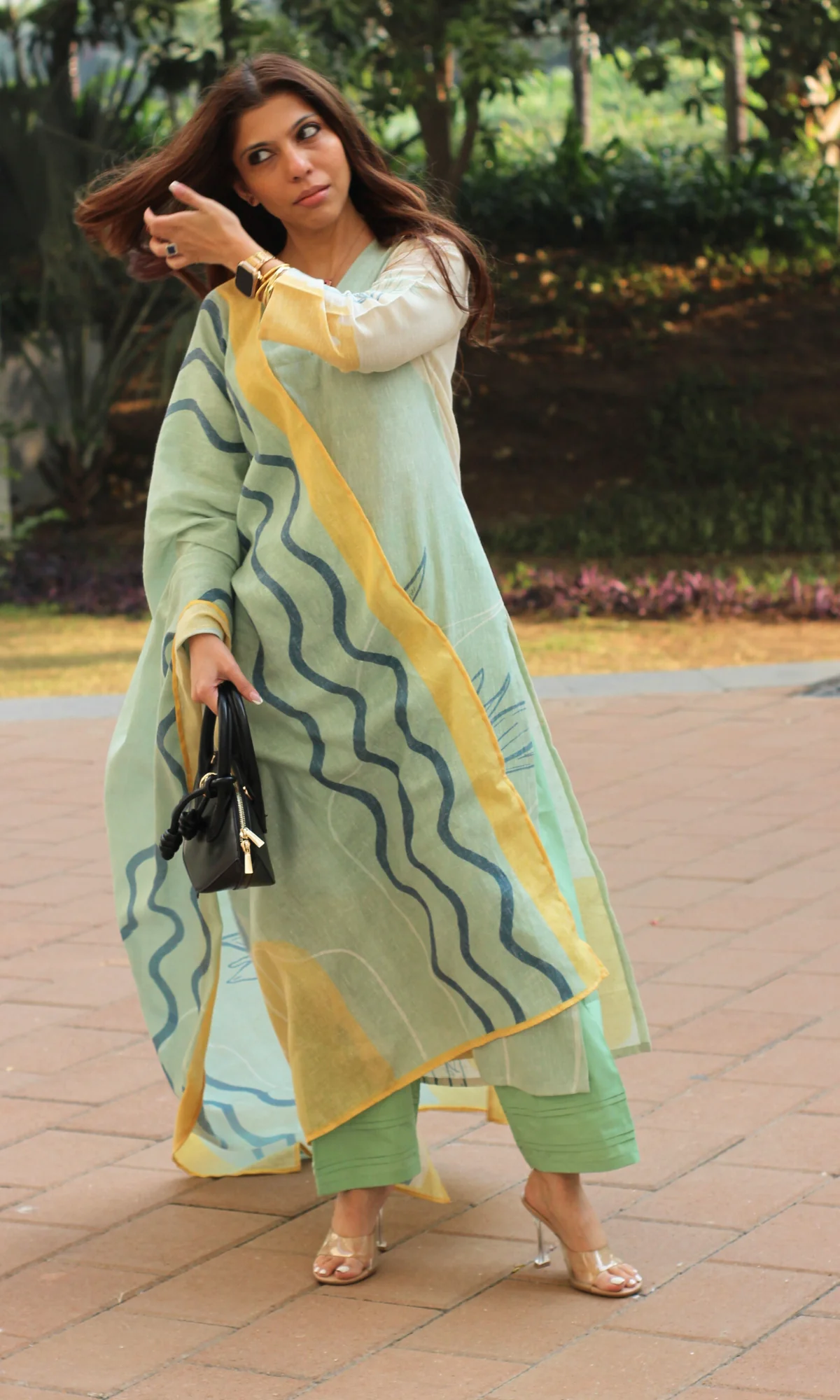 Linen Blend Green Dune Printed Kurta, Dupatta & Cotton Pants - Image 4