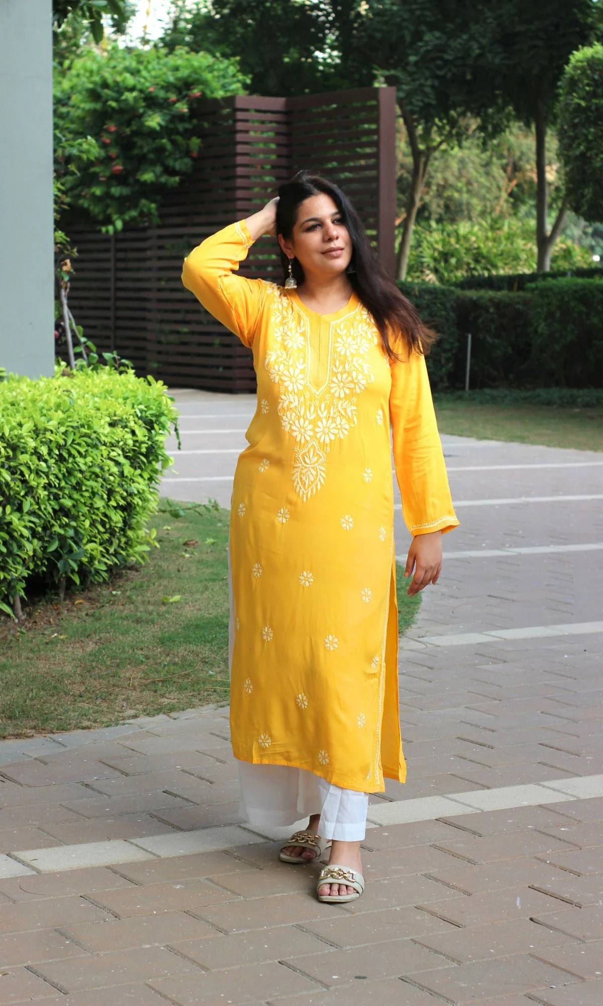 Modal Yellow Chikankari Kurta - Image 3