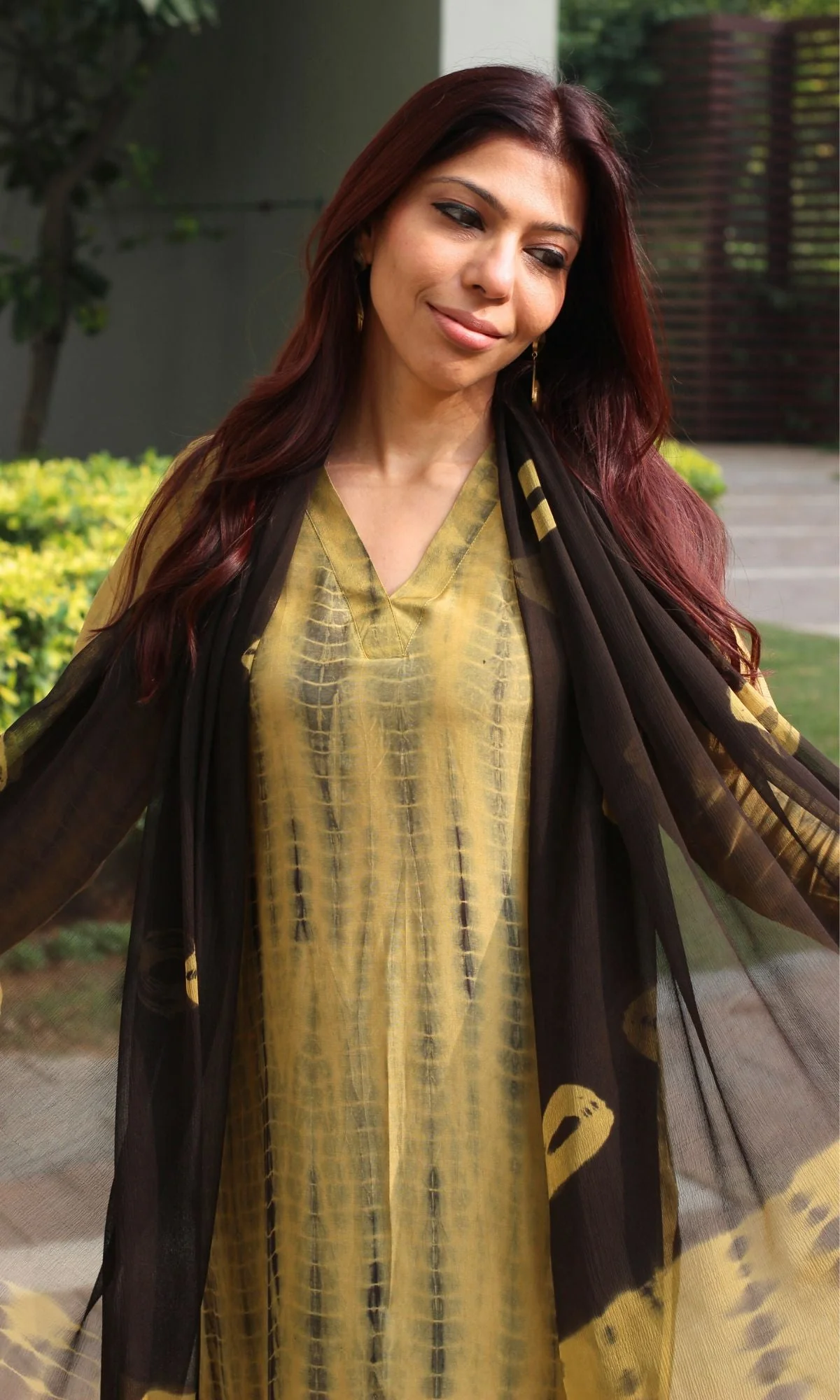Muslin Silk Tie & Dye Suit with Shantoon Bottom & Chiffon Printed Dupatta - Image 5