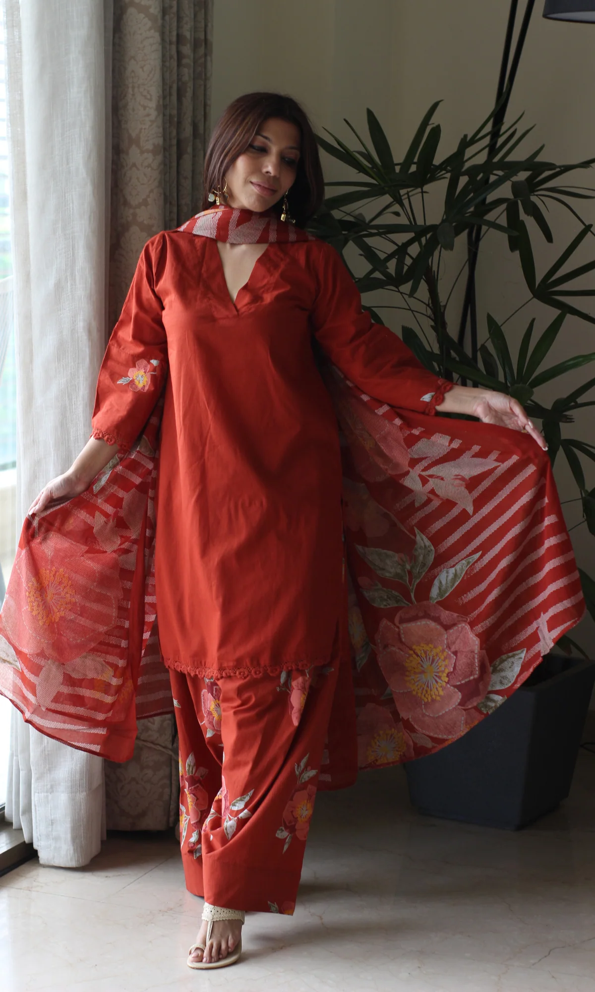 Tangerine Gulzar Kurta with Farshi Salwar & Cotton Dupatta - Image 4